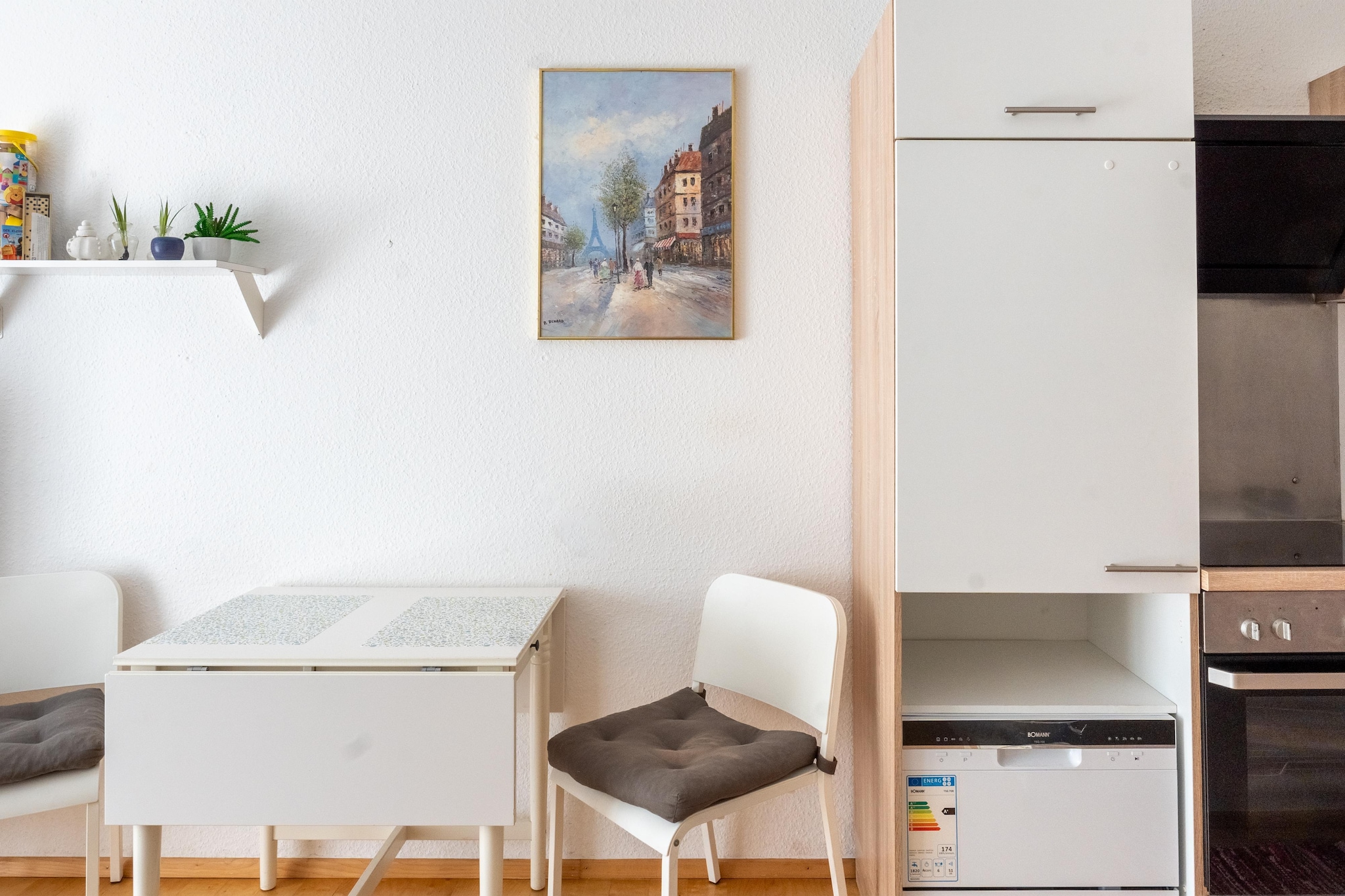 MOVE-Dining room