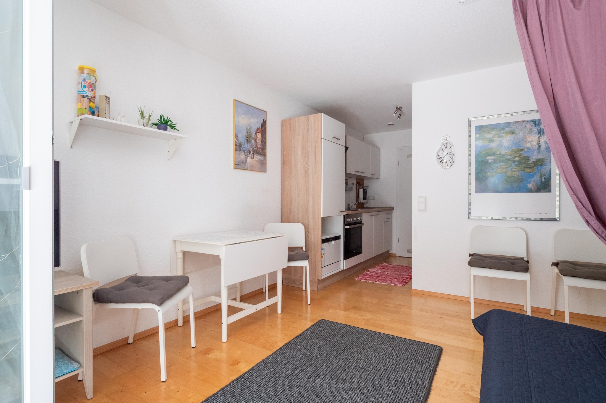 MOVE-Living room