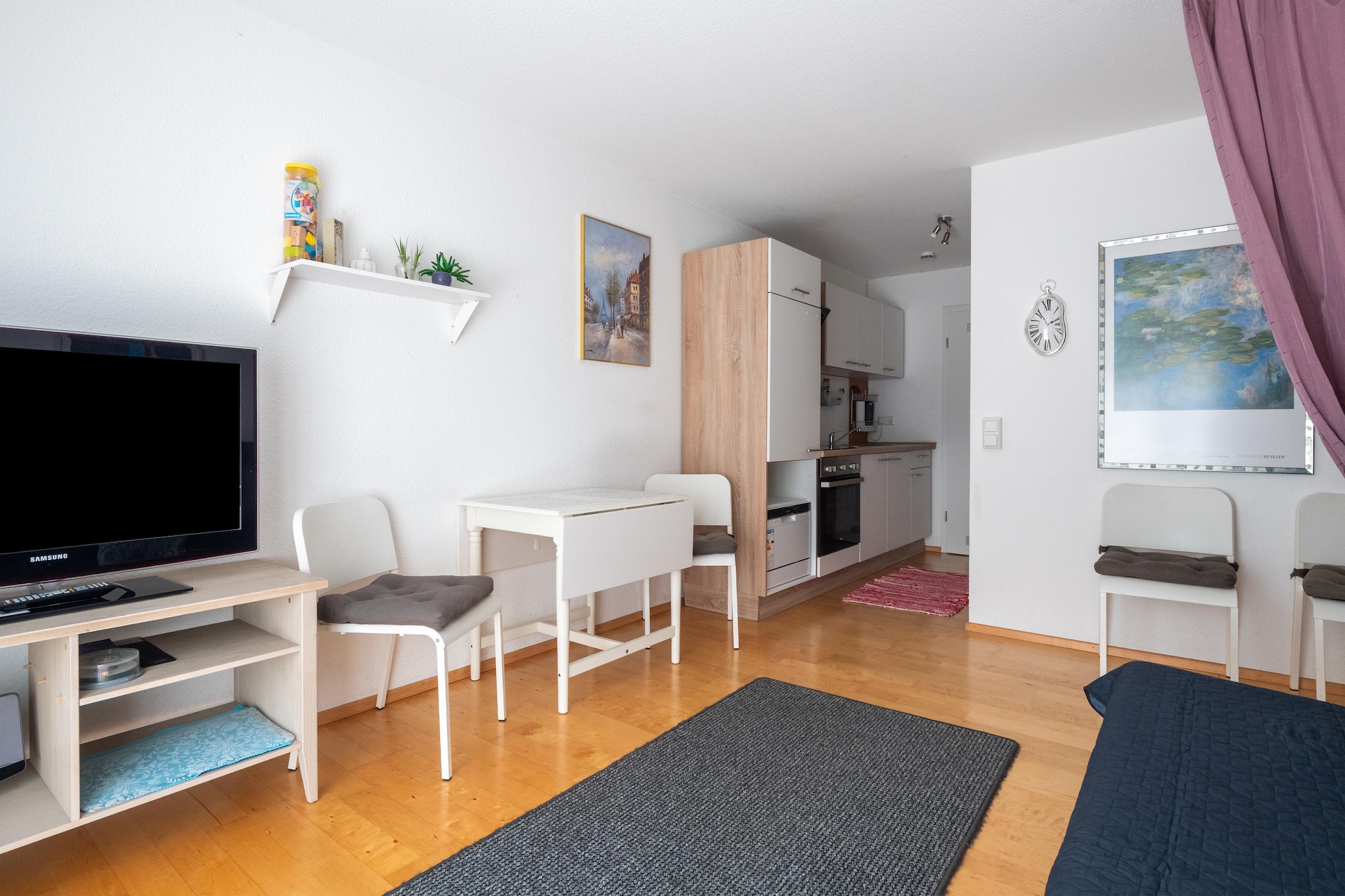 MOVE-Living room