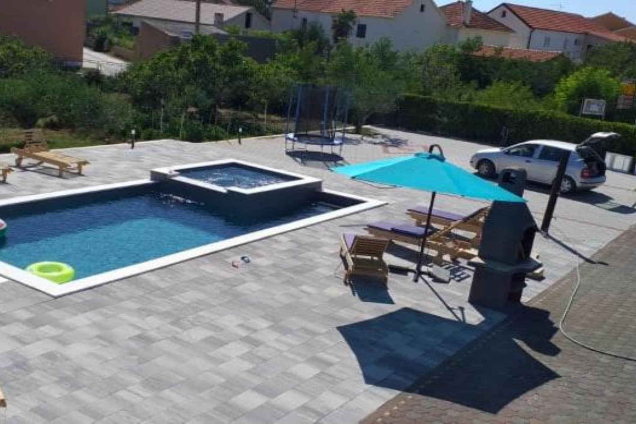 Apartments Franica with Heated Pool and Hot-Tub - Two Bedroom Apartment with Balcony-Zwembad