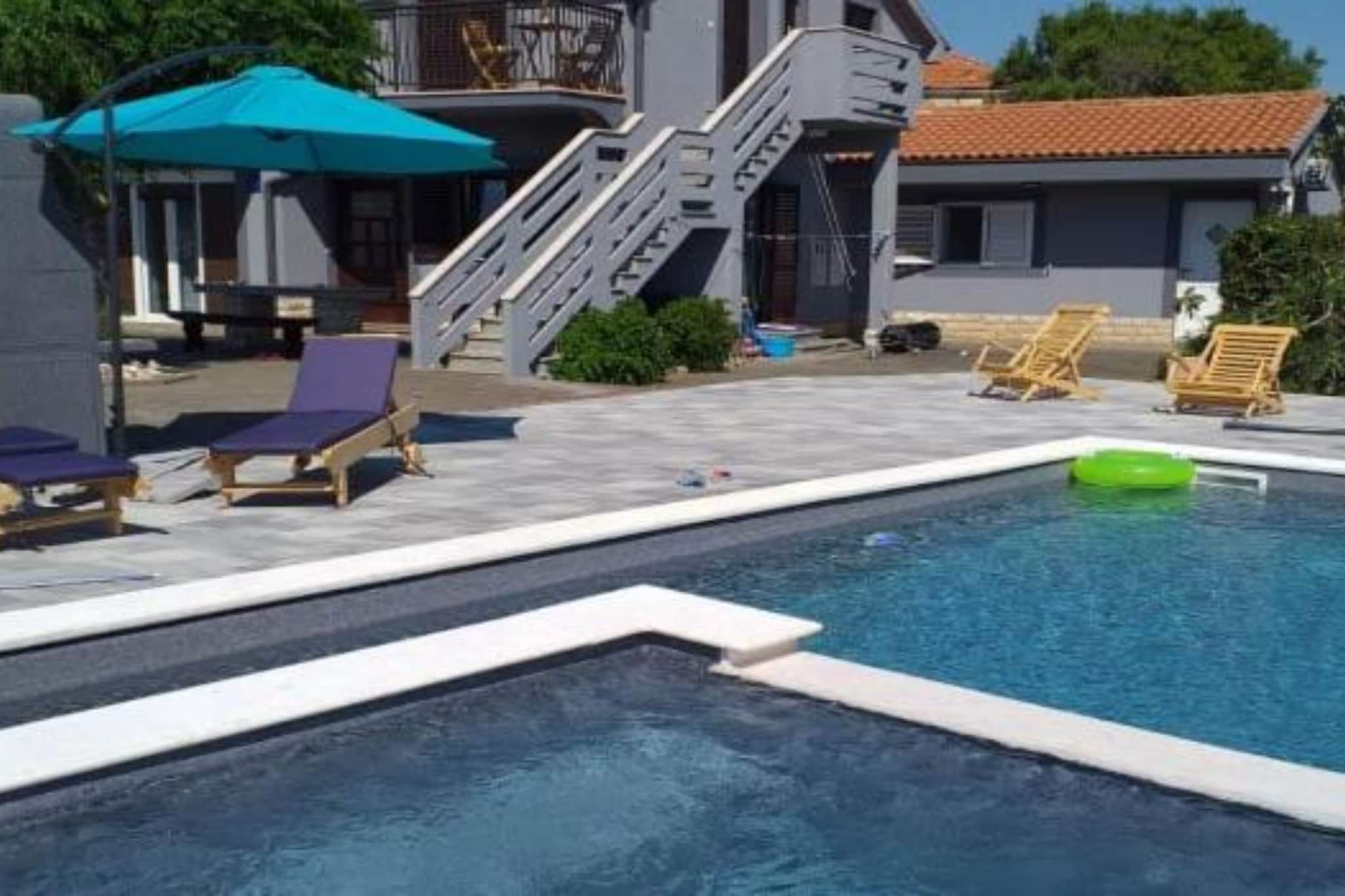 Apartments Franica with Heated Pool and Hot-Tub - Two Bedroom Apartment with Balcony-Zwembad