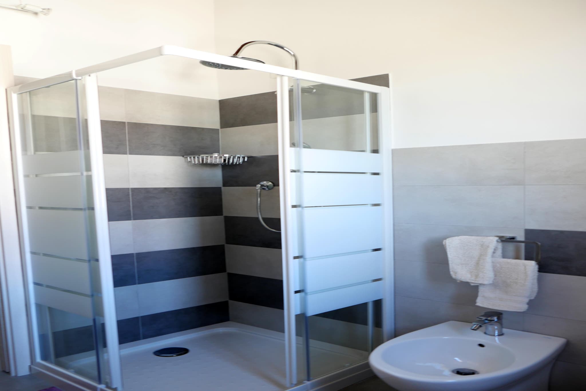 Apartment Terre Roversche-Badkamer