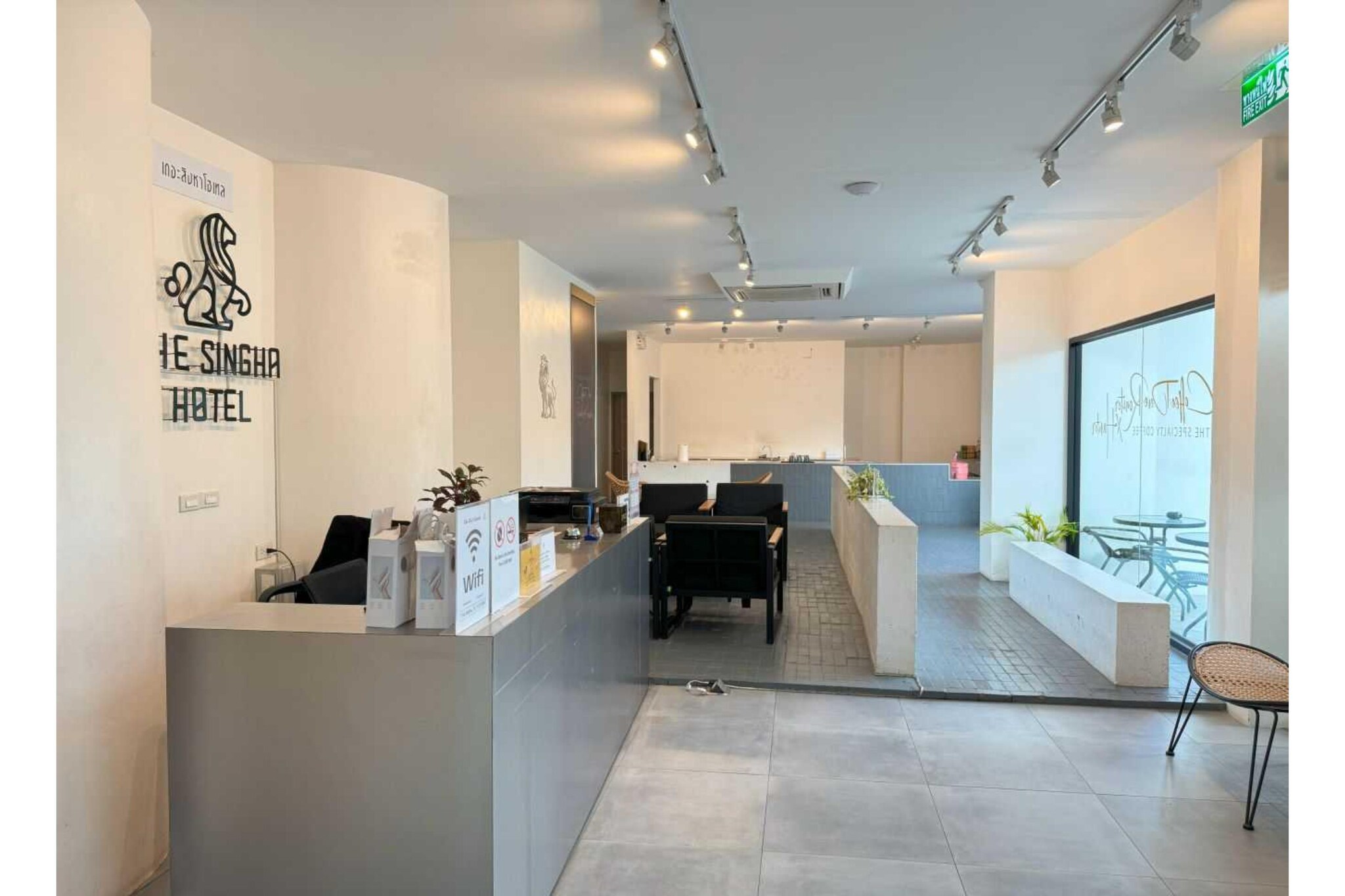 Ground floor: (bedroom(TV, shower, washbasin, toilet, air conditioning, body soap, Essentials), bathroom(First Aid, shower, toilet, air conditioning, Towels incl., shampoo, body soap, Cleaning products), double bed)