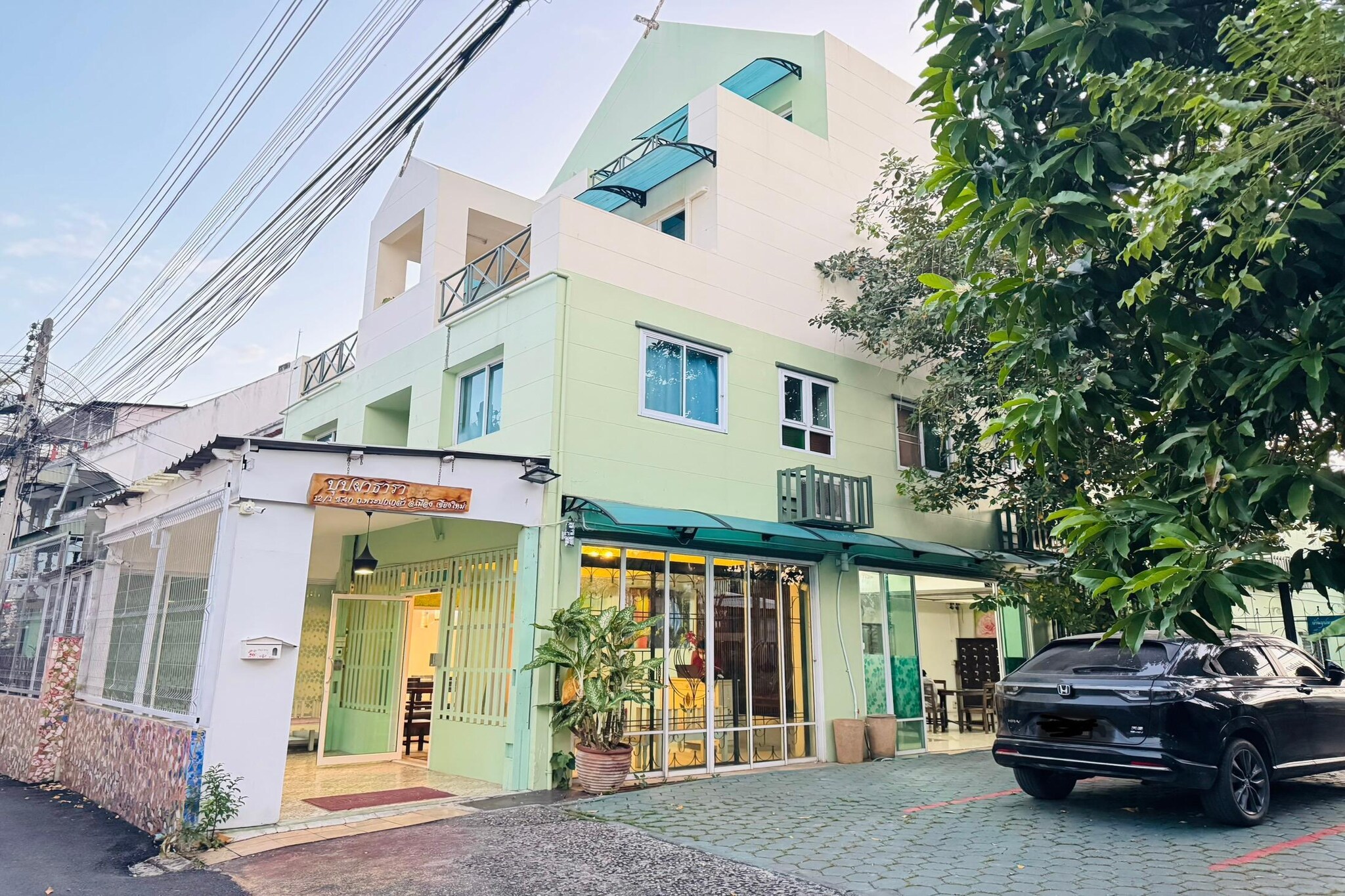 Shared Dorm Bed | Budget-Friendly Social Spot