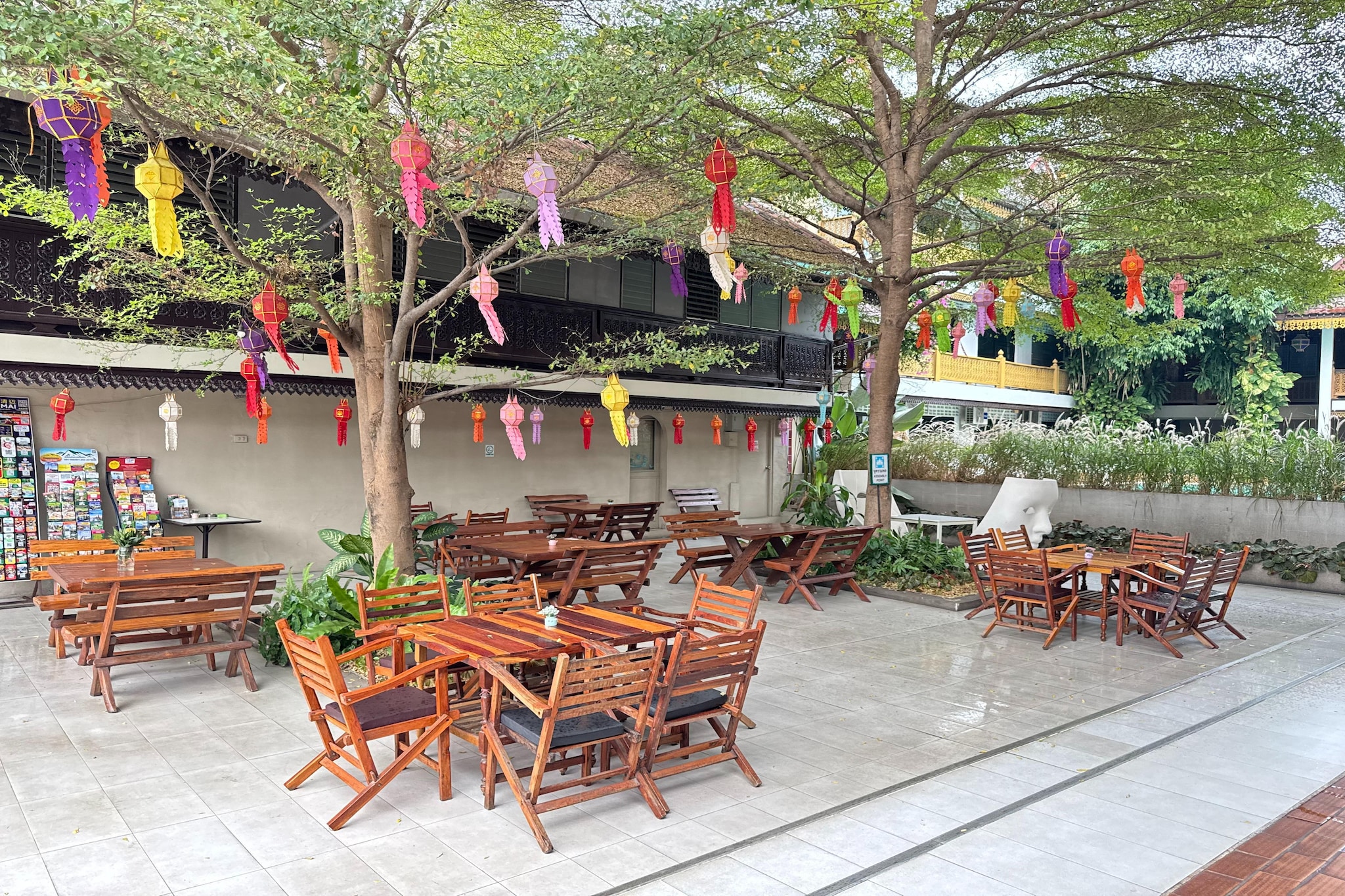 Private Twin w/ Shared Bath | Simple & Clean