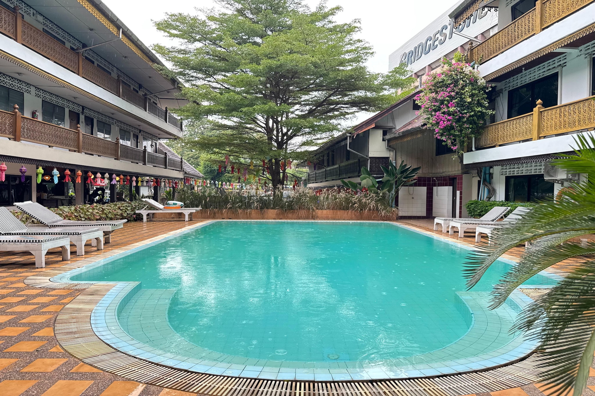 Private Twin w/ Shared Bath | Simple & Clean