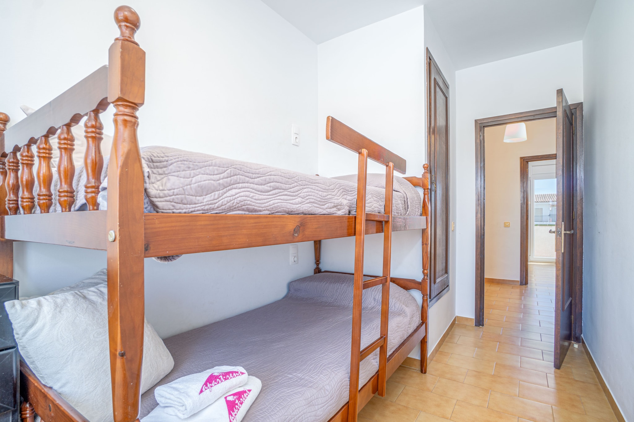 0153-PORTO FINO 9-Slaapkamer