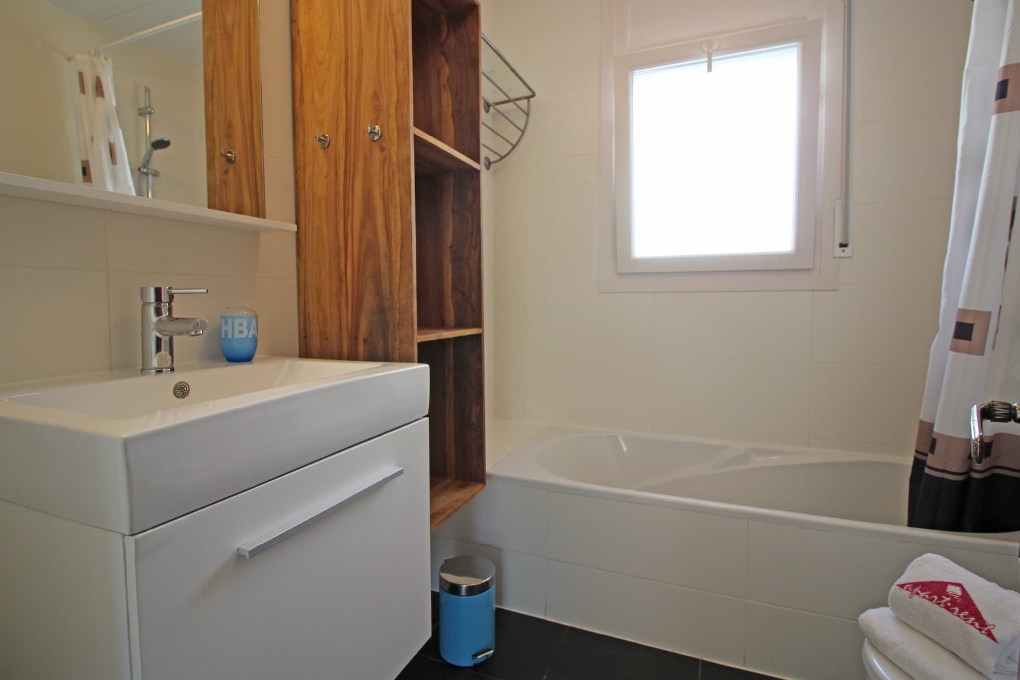 0119-MONTSENY 99-Badkamer
