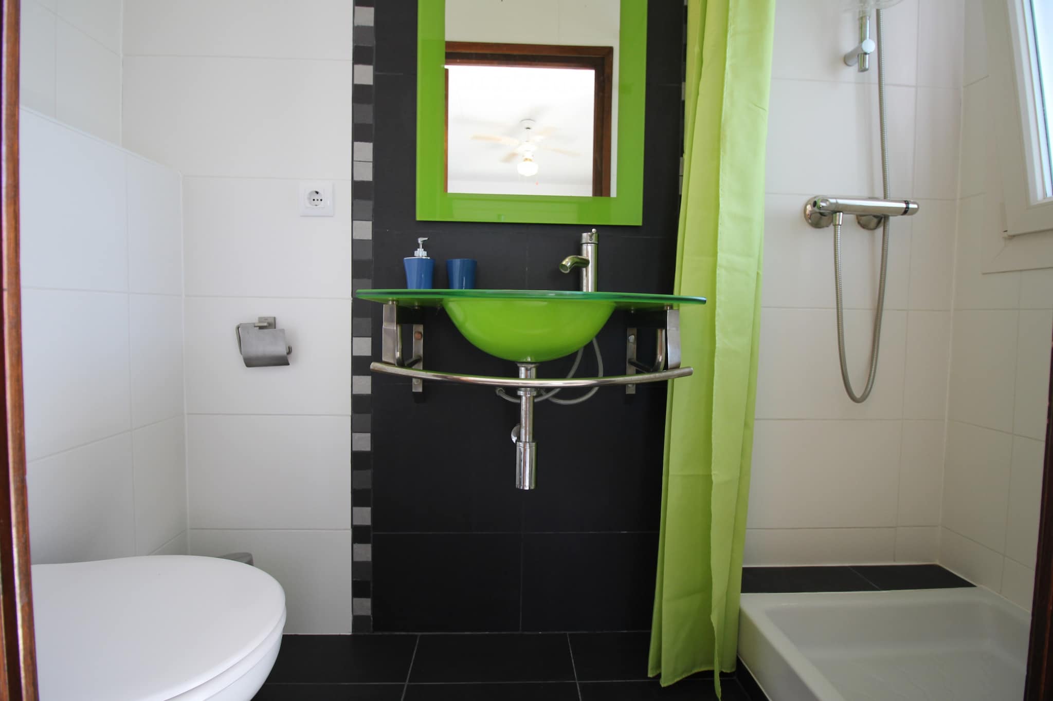 0119-MONTSENY 99-Badkamer