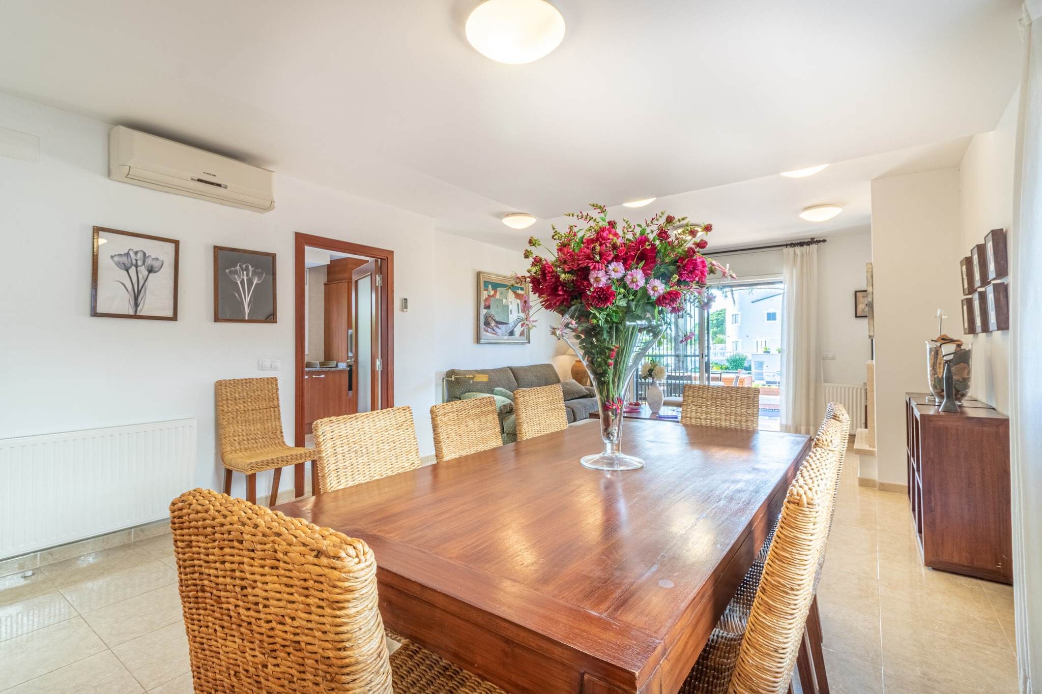 0109-PANI 108 A-Dining room