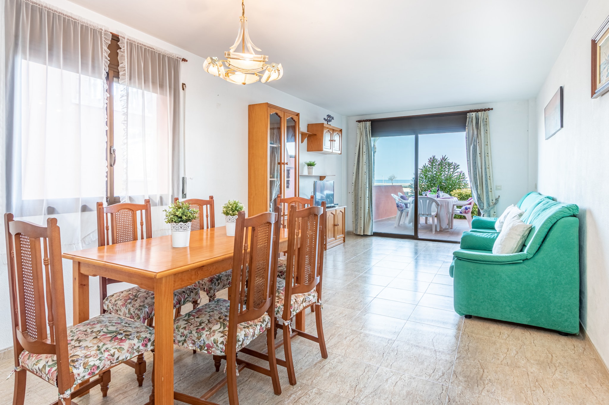 0087-GR MIRABLAU A PB 6-Dining room