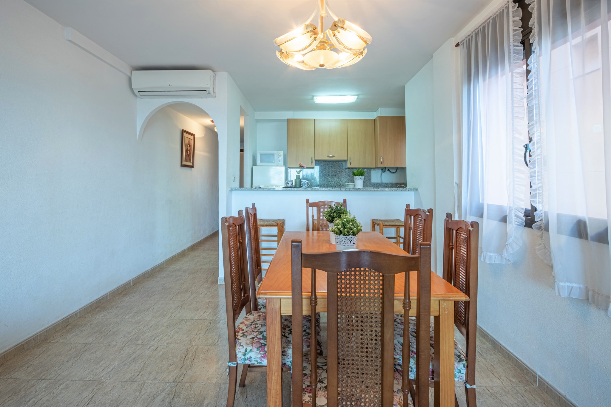 0087-GR MIRABLAU A PB 6-Dining room