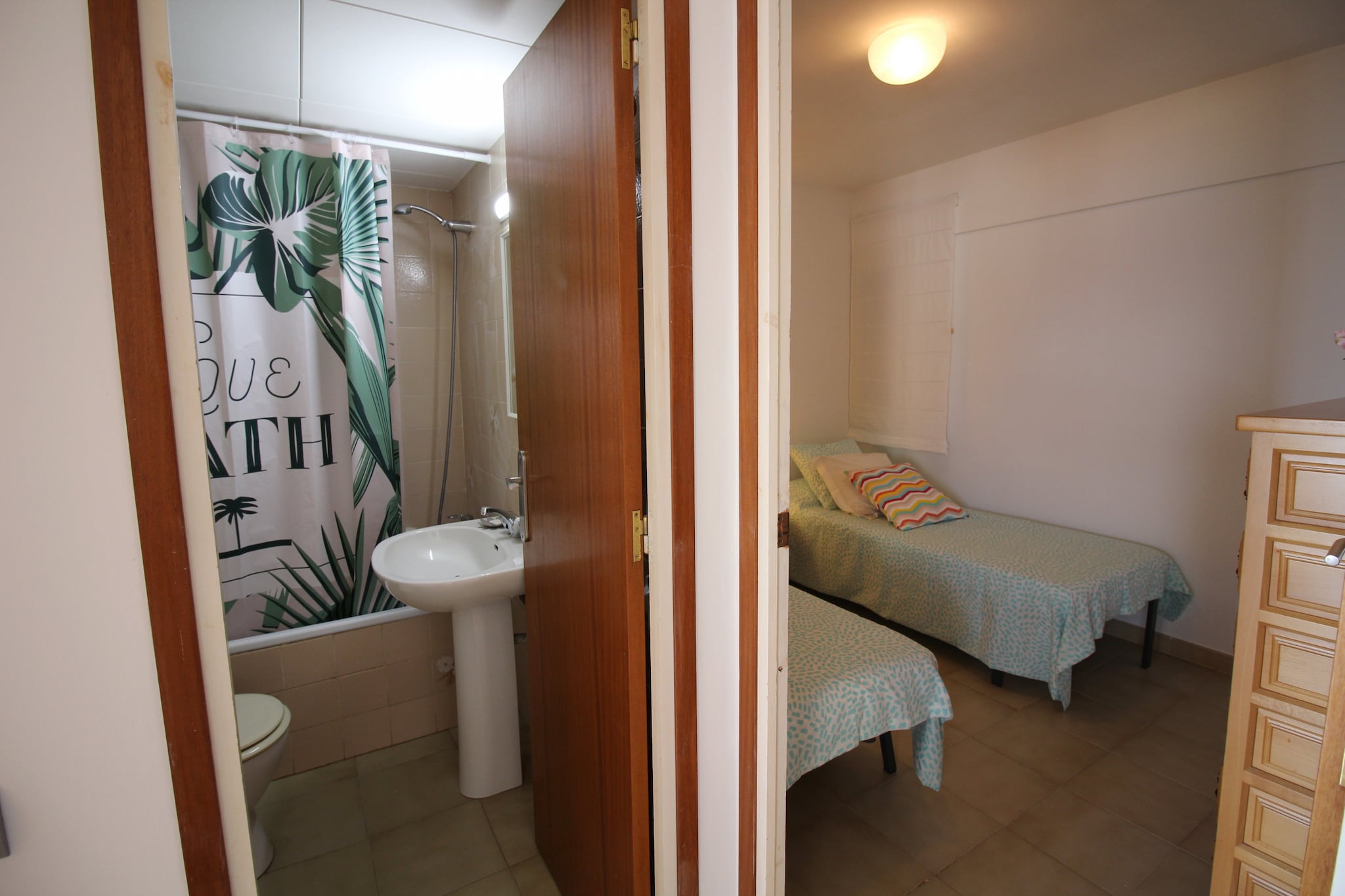 0102-KARINA 16º L-Bathroom