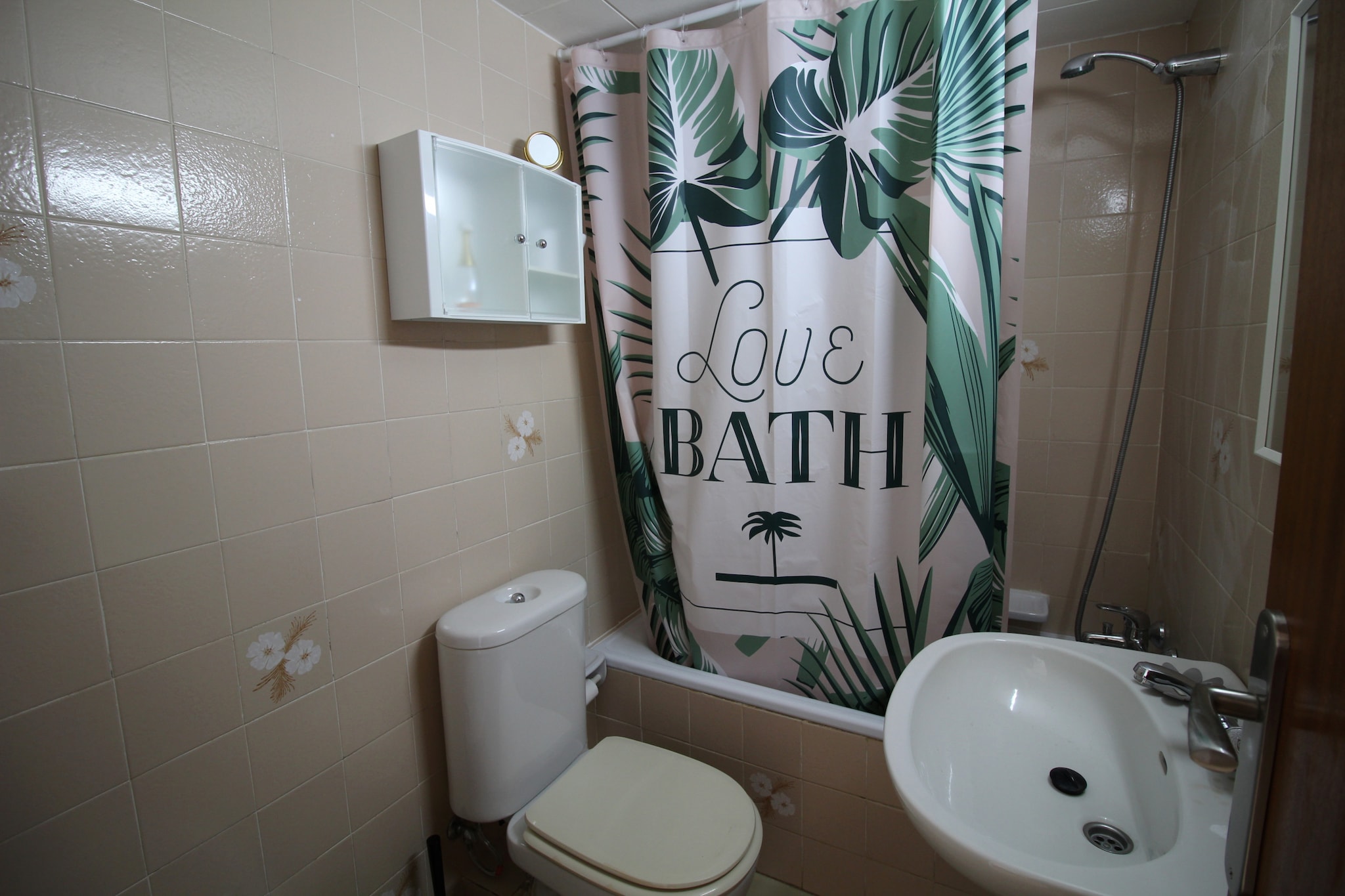 0102-KARINA 16º L-Bathroom