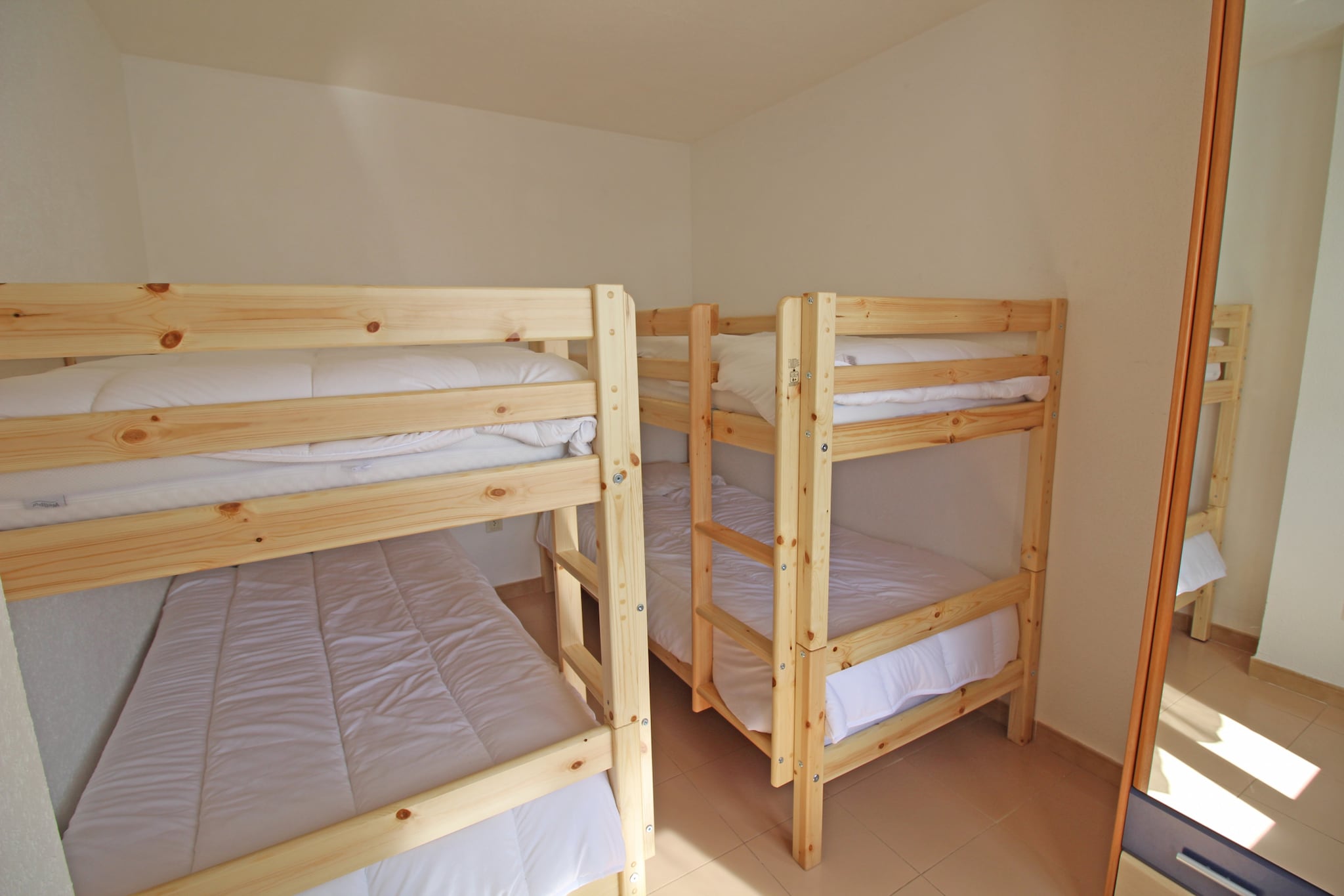 0183-SANT MAURICI 211 2º 1 + PRK 3-Bedroom