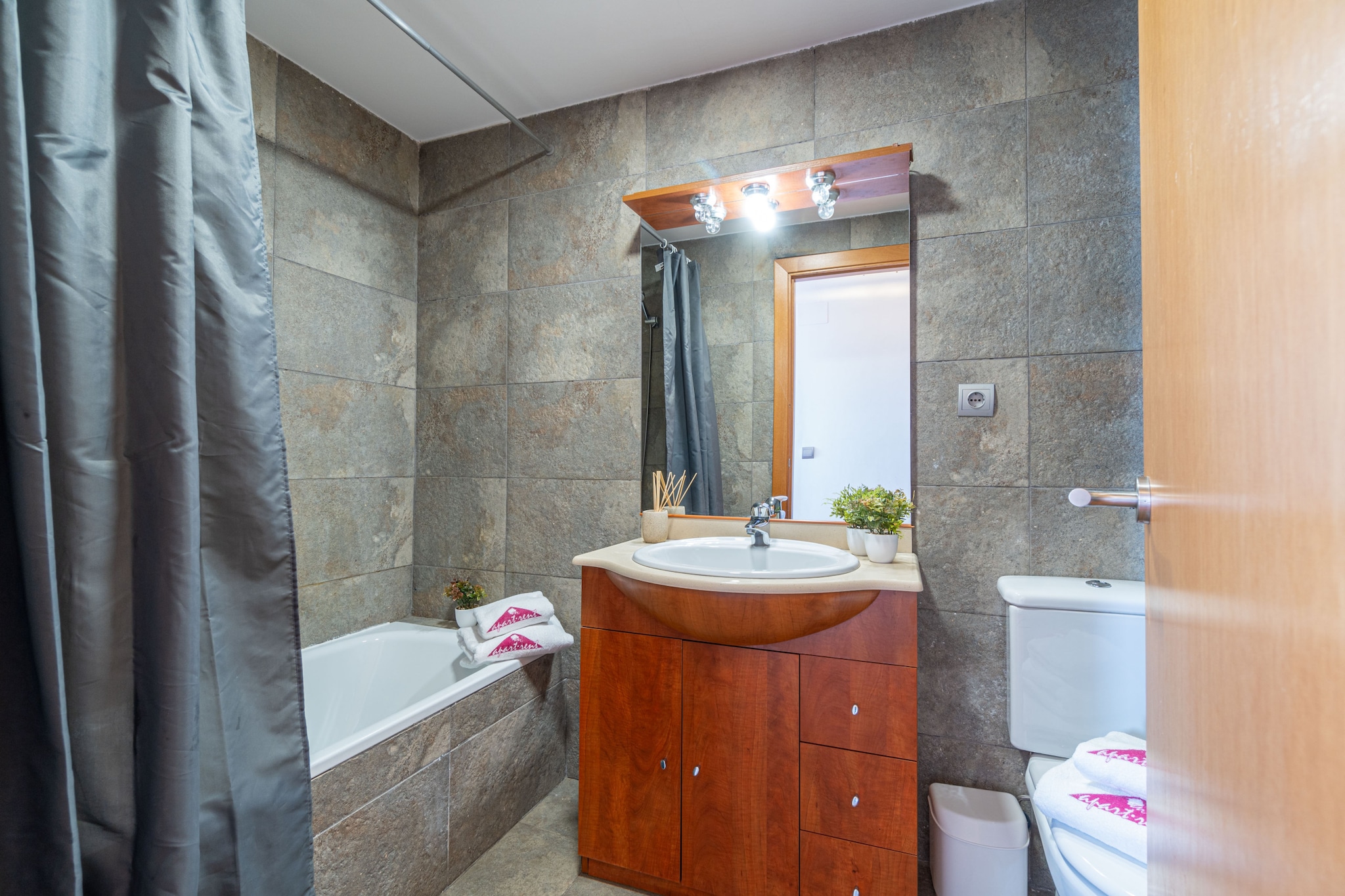 0011-ANCORA 14º 1-Badkamer