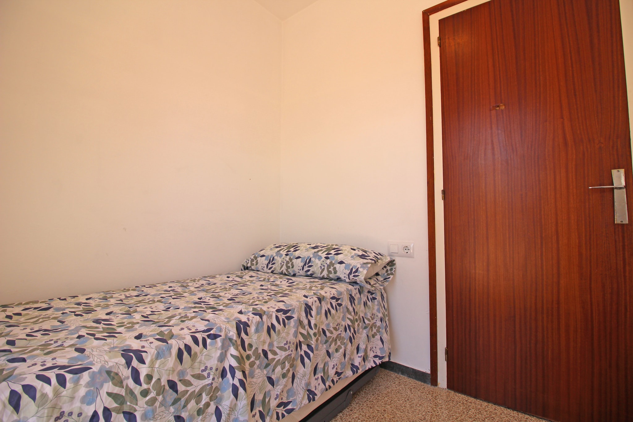 8001-SANT MORI 16 1º 11-Chambre