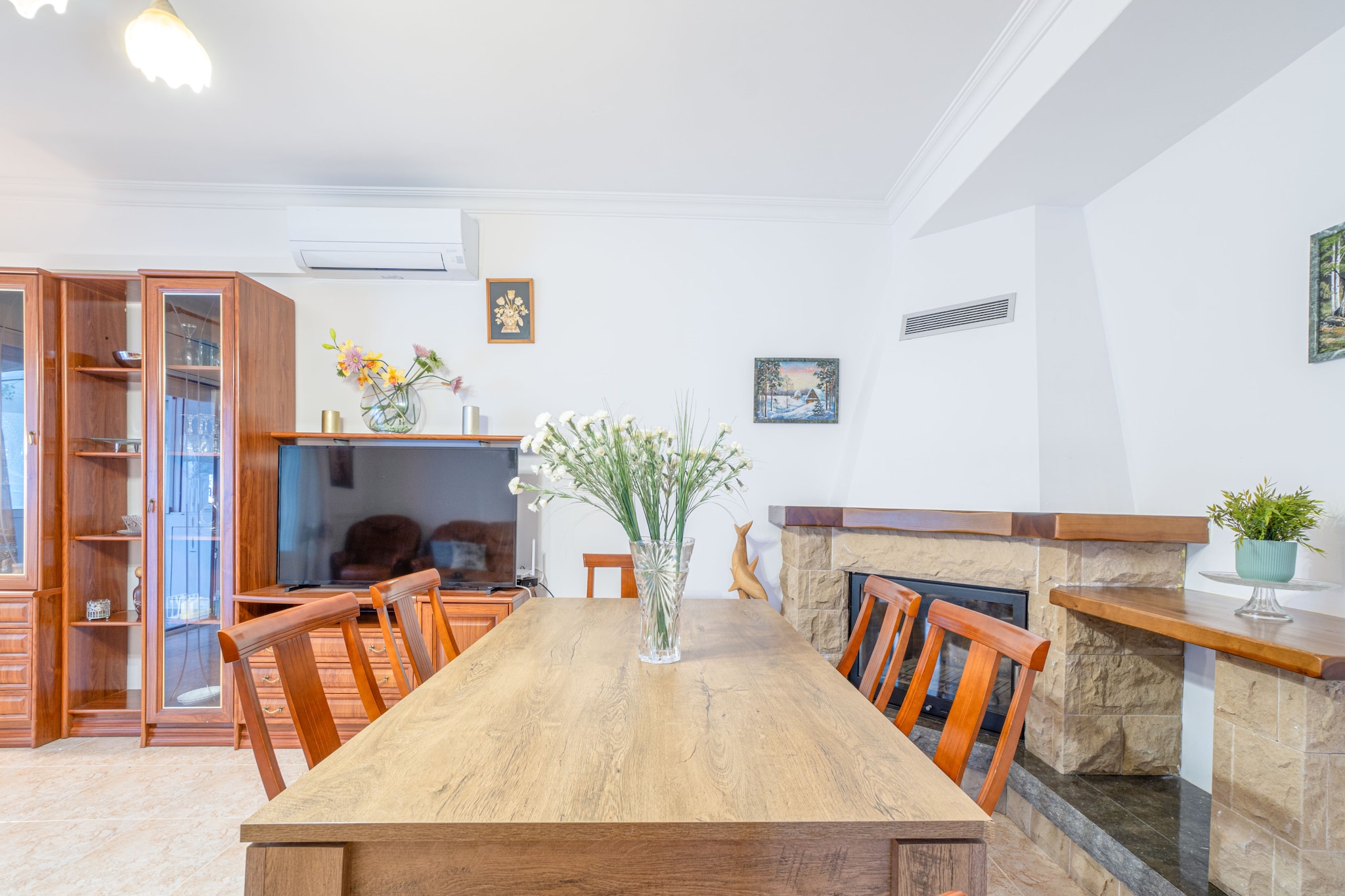 0007-REQUESENS 63 B-Dining room
