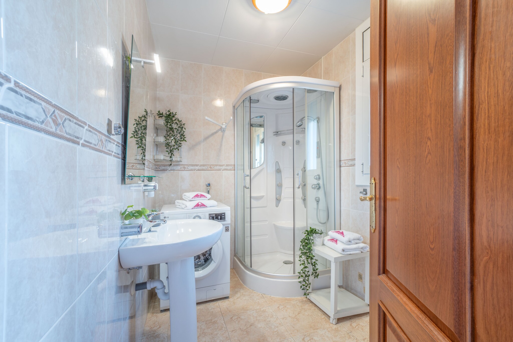 0007-REQUESENS 63 B-Bathroom