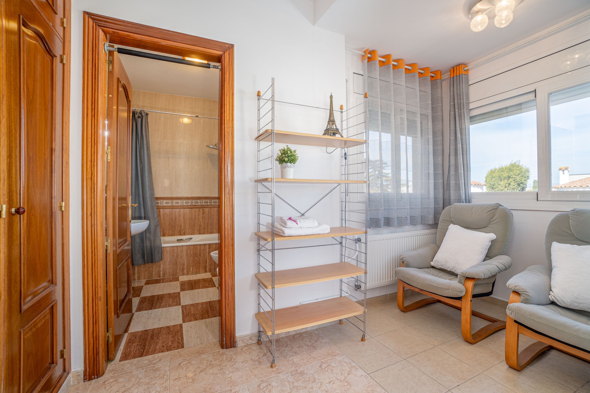 0007-REQUESENS 63 B-Bathroom