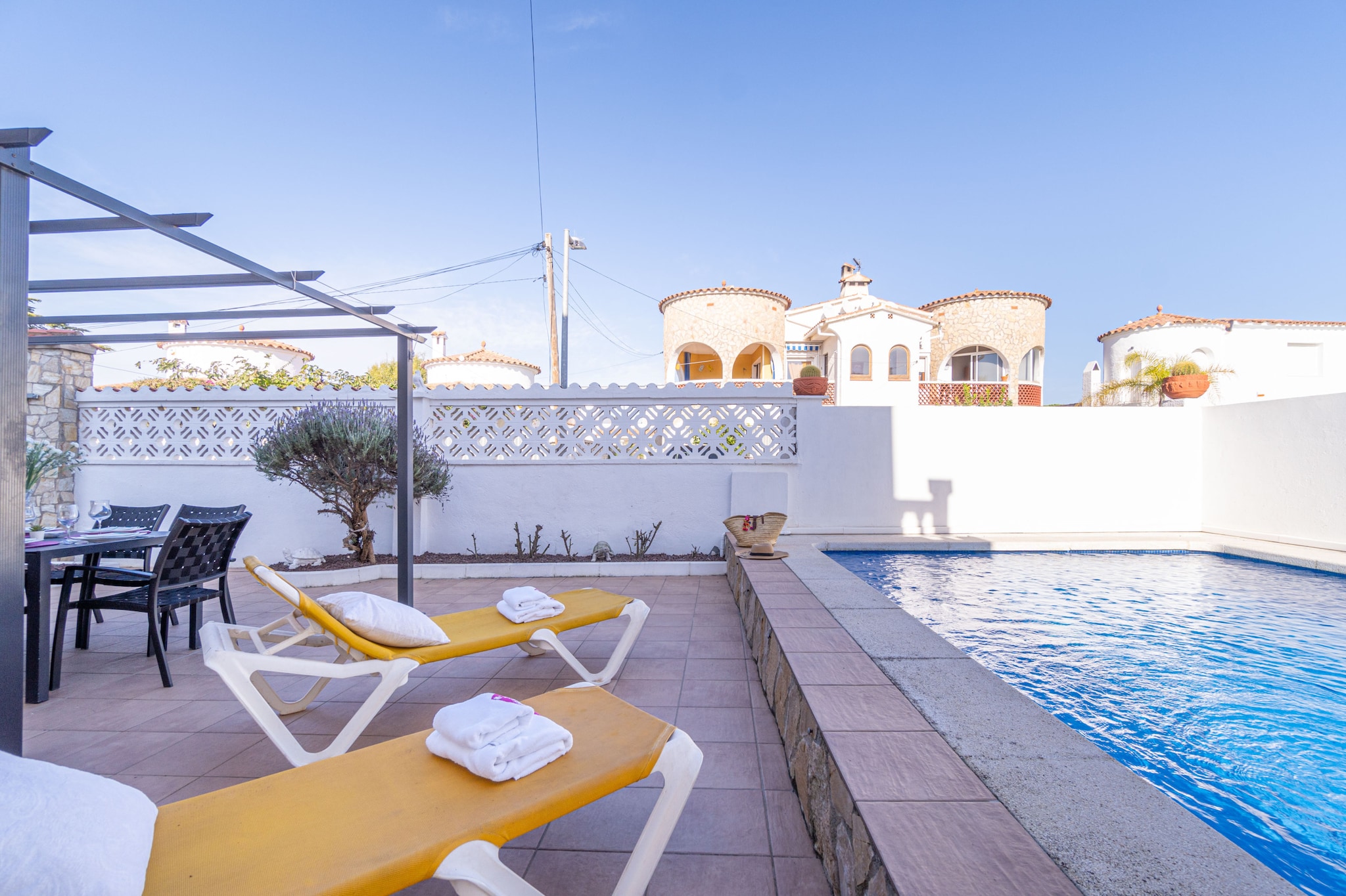 0007-REQUESENS 63 B-Pool