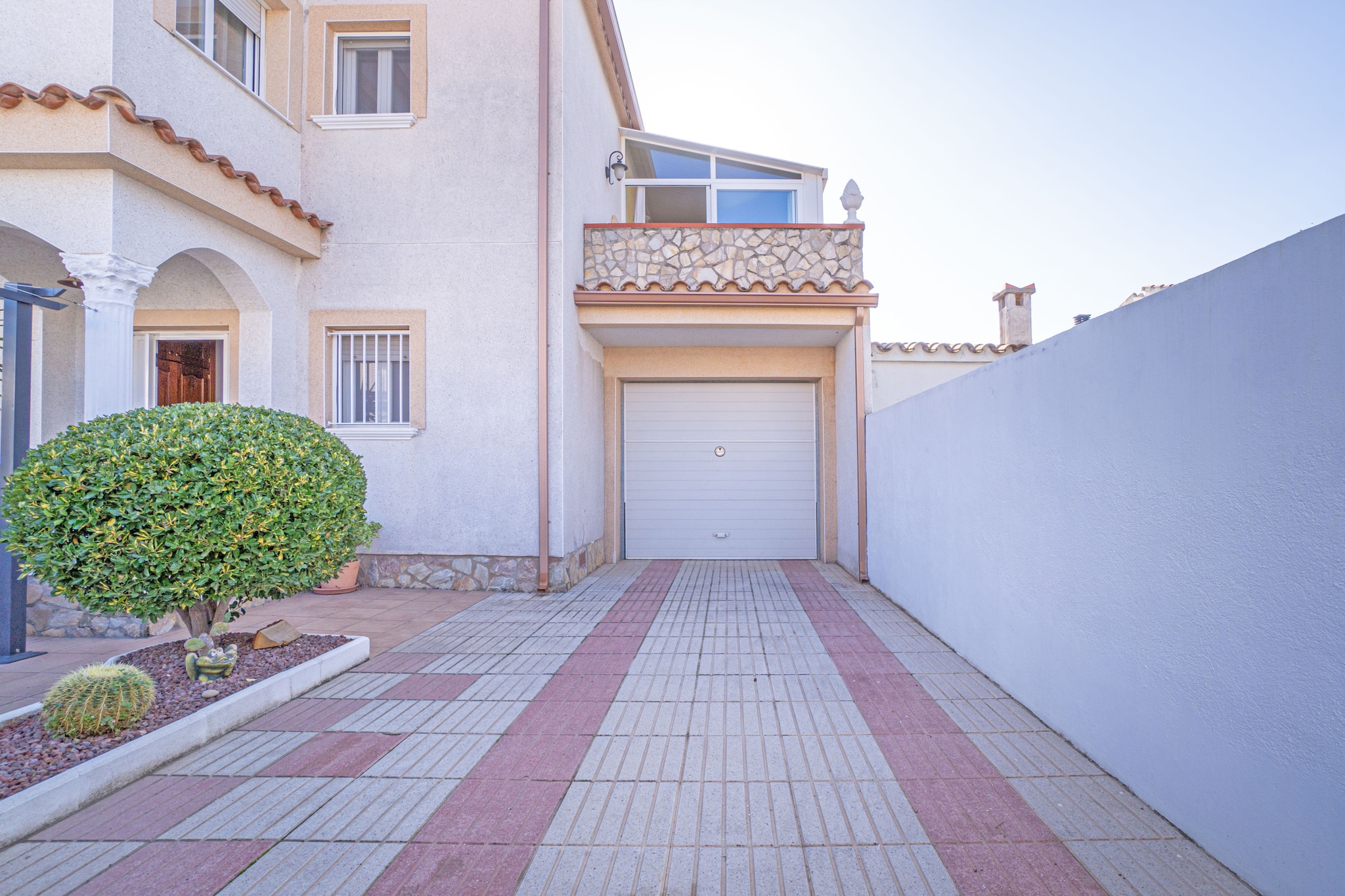 0007-REQUESENS 63 B-Image-tags.garage