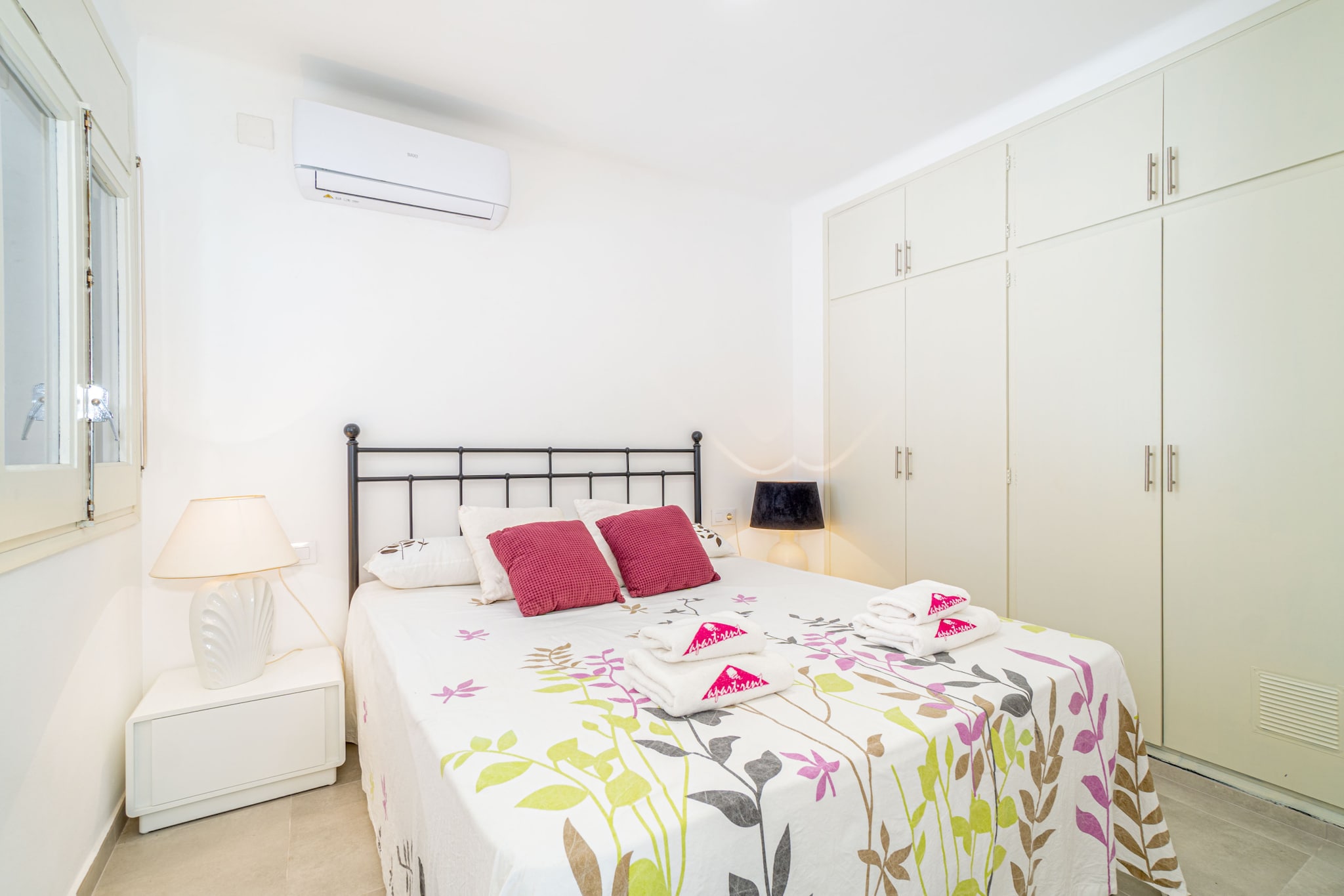 0100-LLOBREGAT 25 B-Slaapkamer