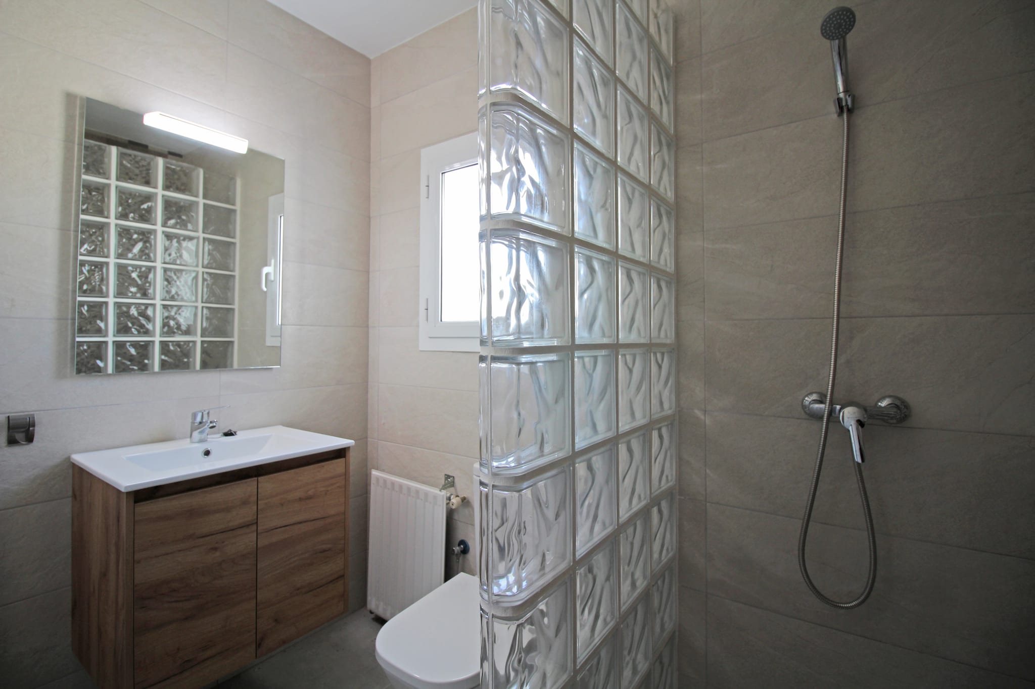 0100-LLOBREGAT 25 B-Badkamer