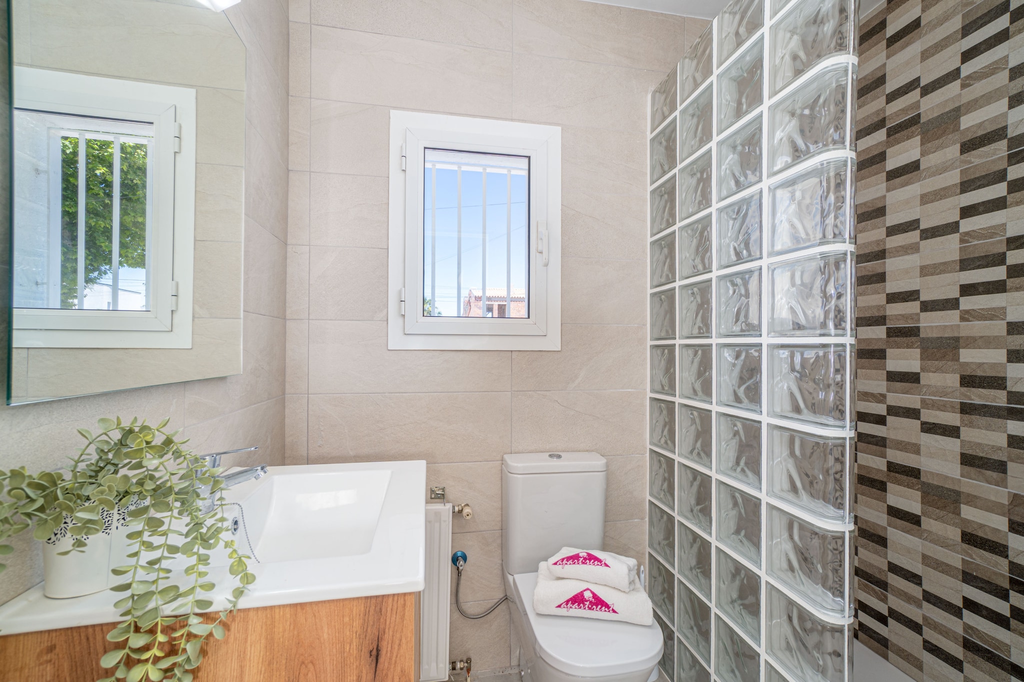 0100-LLOBREGAT 25 B-Badkamer