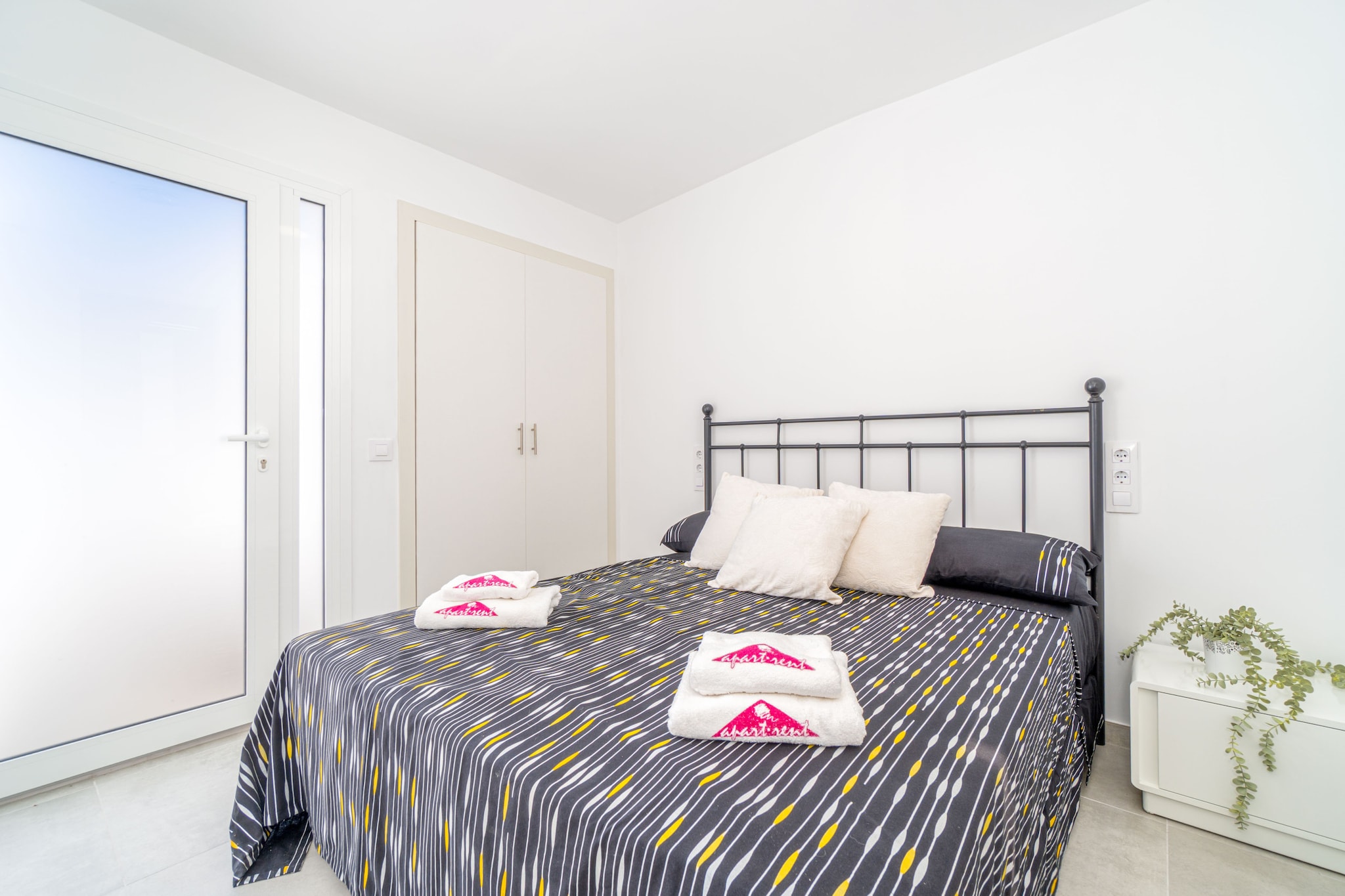 0100-LLOBREGAT 25 B-Slaapkamer