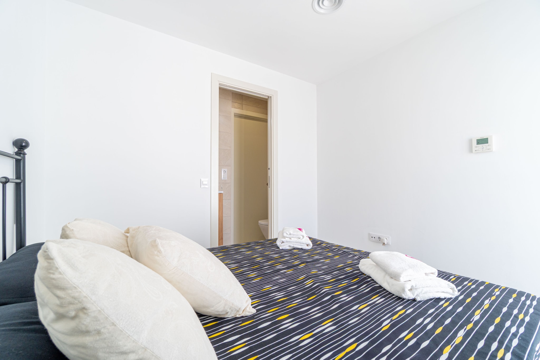0100-LLOBREGAT 25 B-Slaapkamer