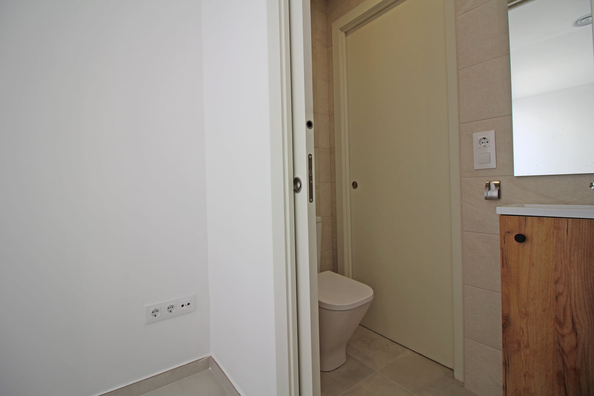 0100-LLOBREGAT 25 B-Badkamer