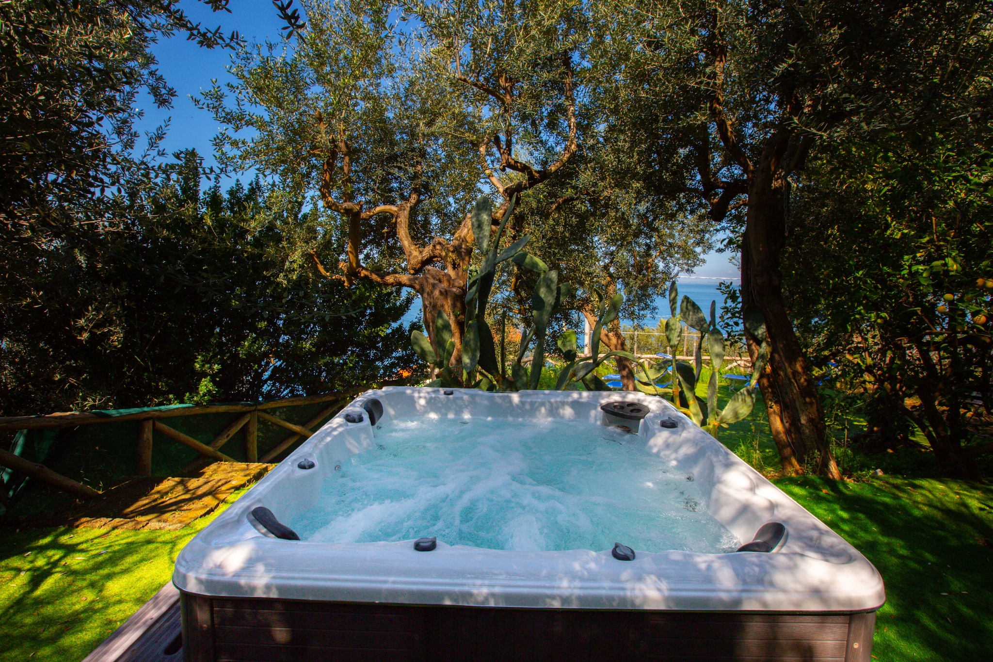 Villa Blue Skyline-Wellness