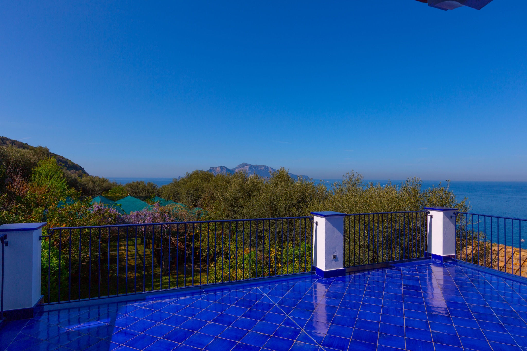 Villa Blue Skyline-Terras