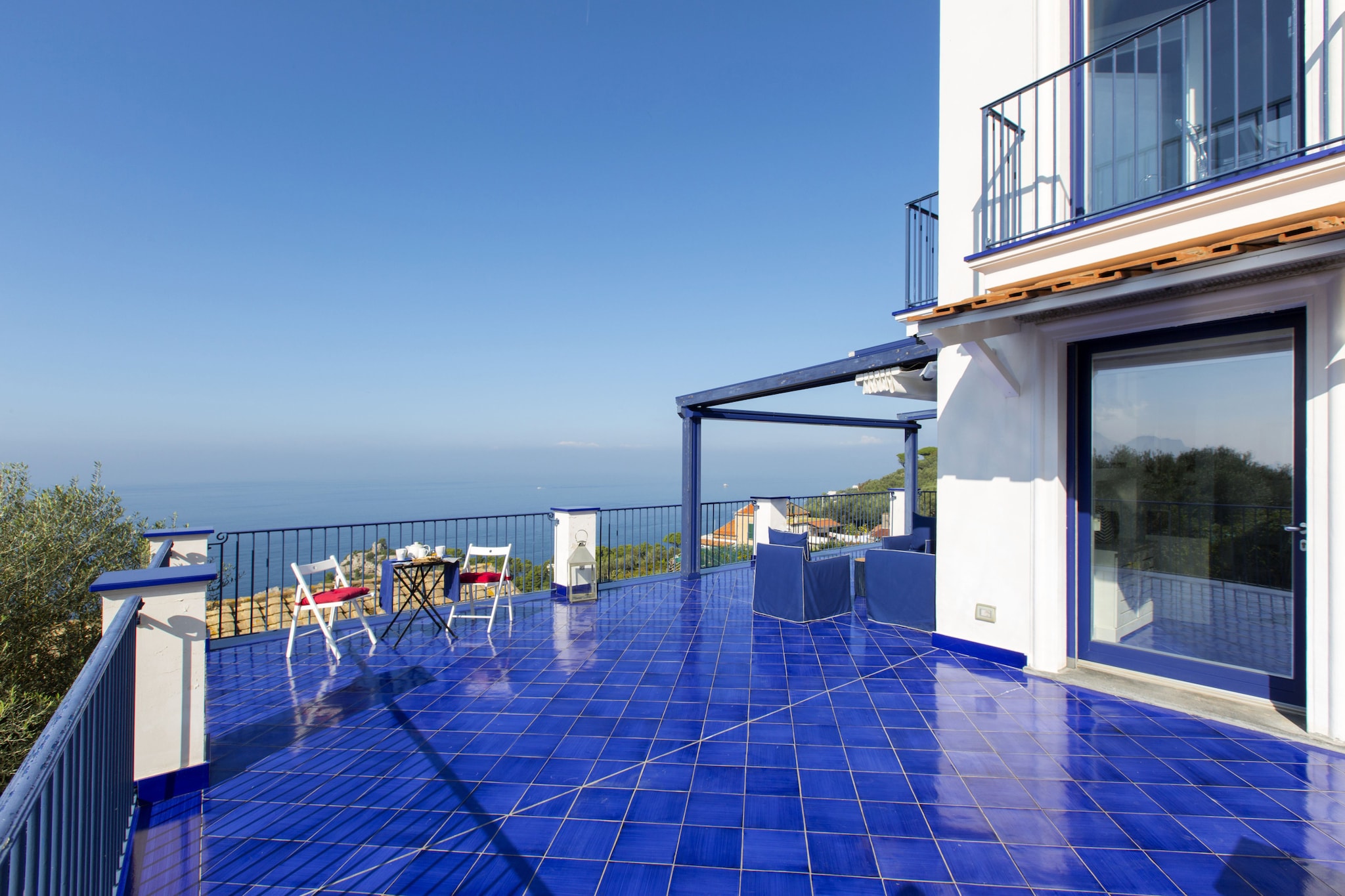 Villa Blue Skyline-Terras