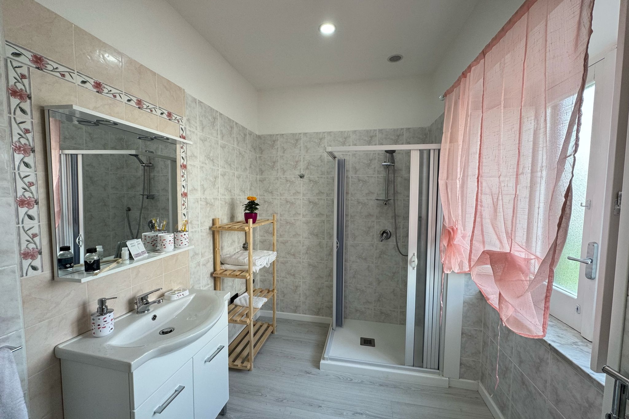 Estate4home - Crawford apartment-Badkamer