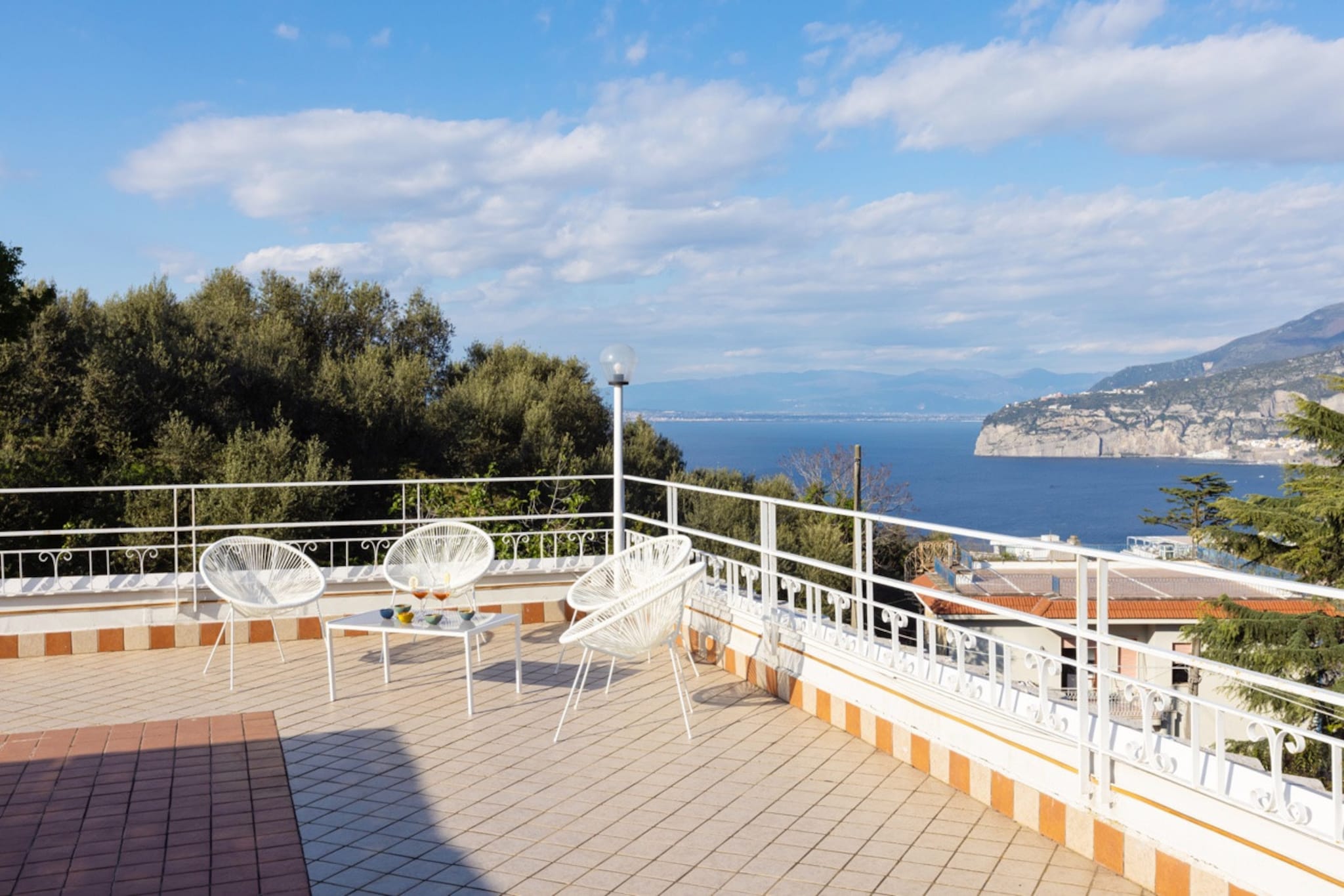 Estate4home - Villa Louise-Terras