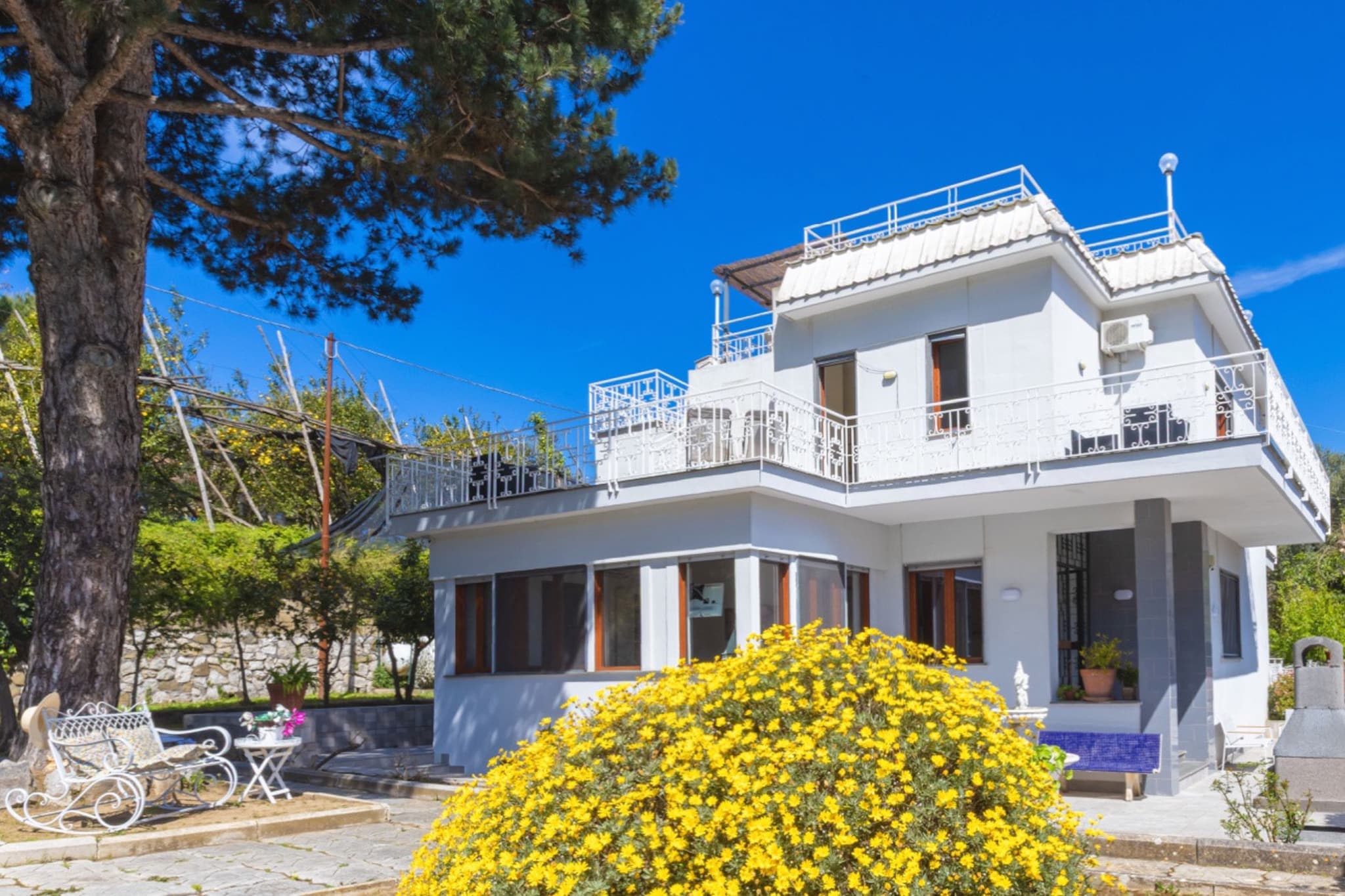 Estate4home - Villa Louise