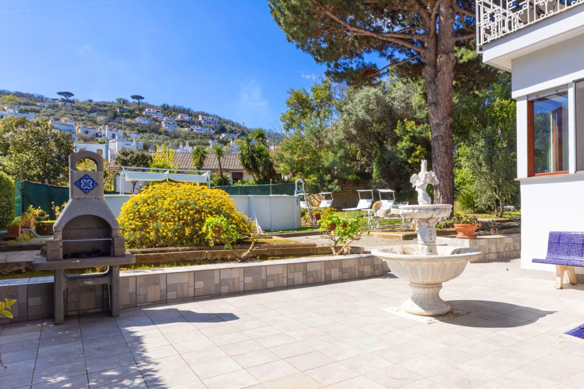 Estate4home - Villa Louise-Terrasbalkon