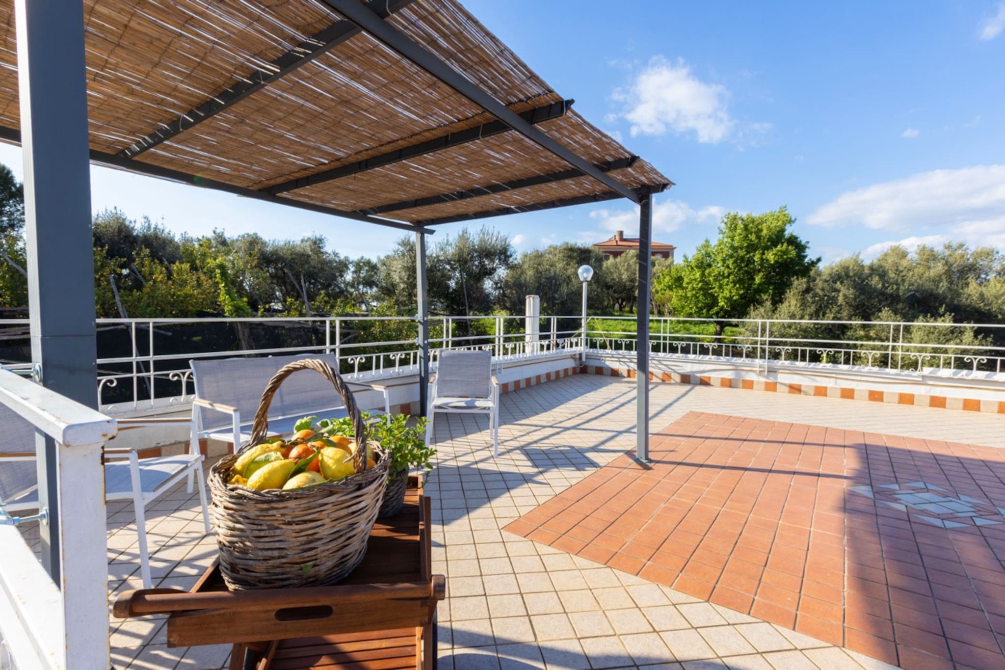 Estate4home - Villa Louise-Terras