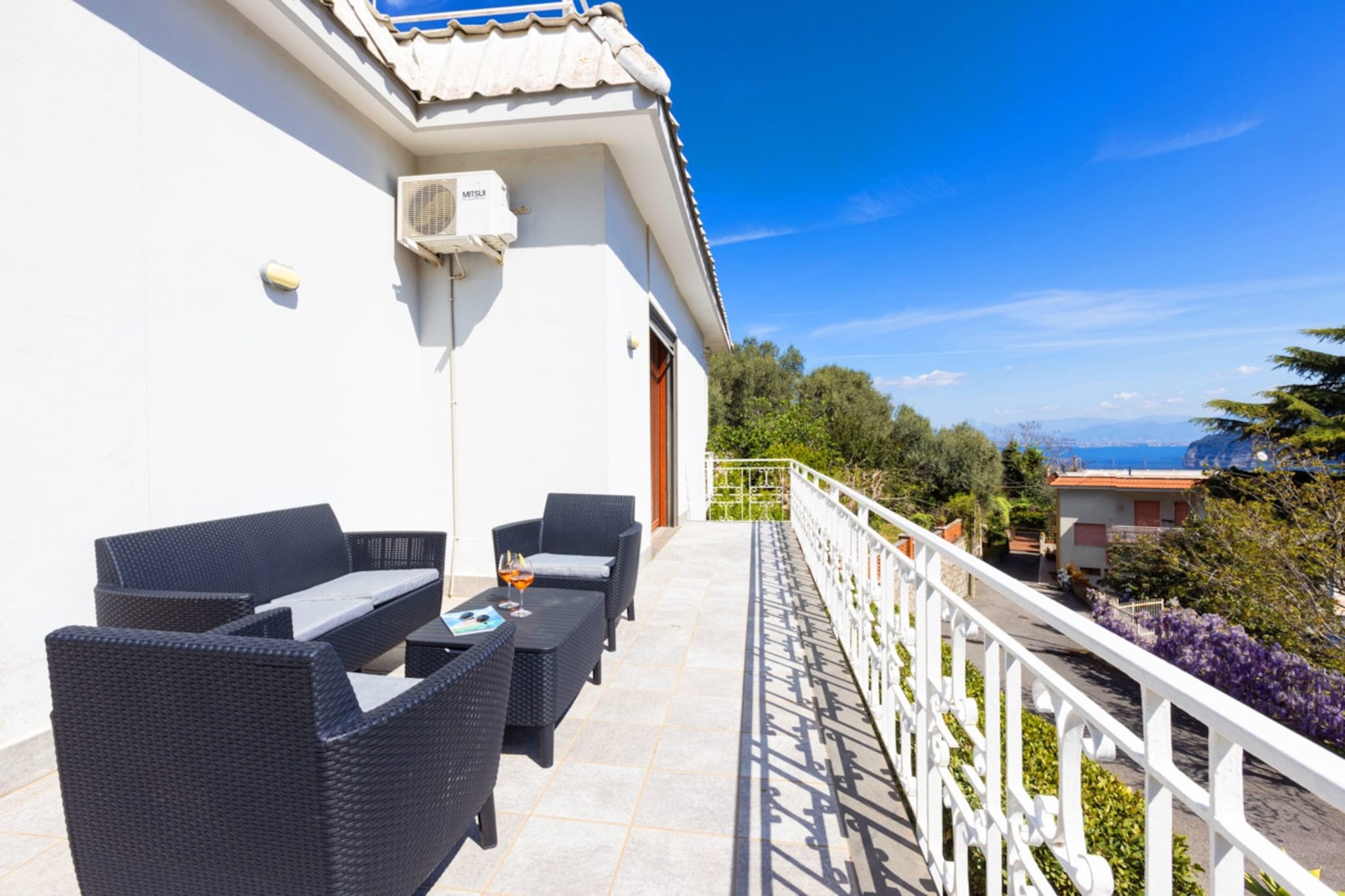Estate4home - Villa Louise-Terrasbalkon