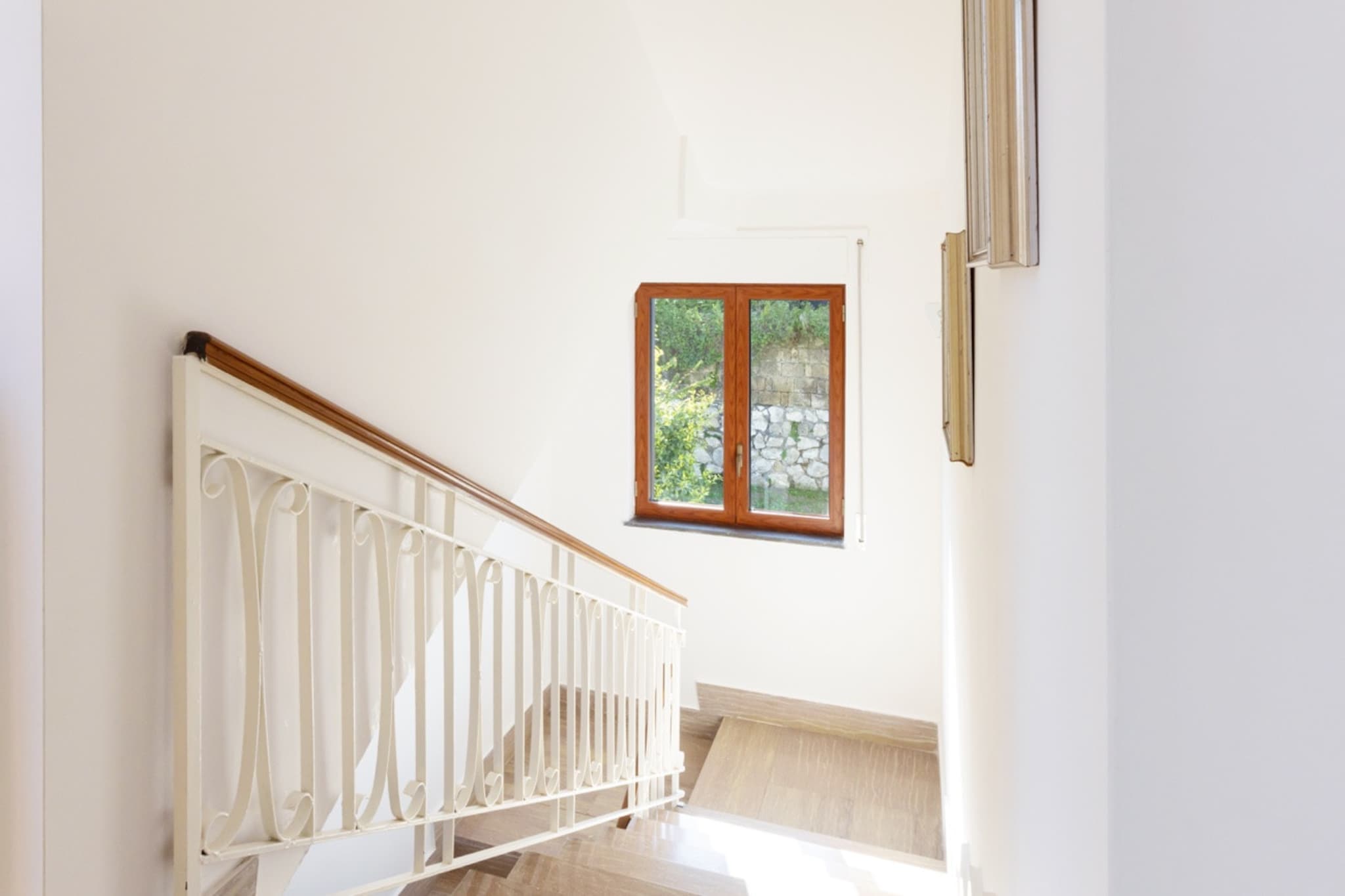 Estate4home - Villa Louise-Overloop
