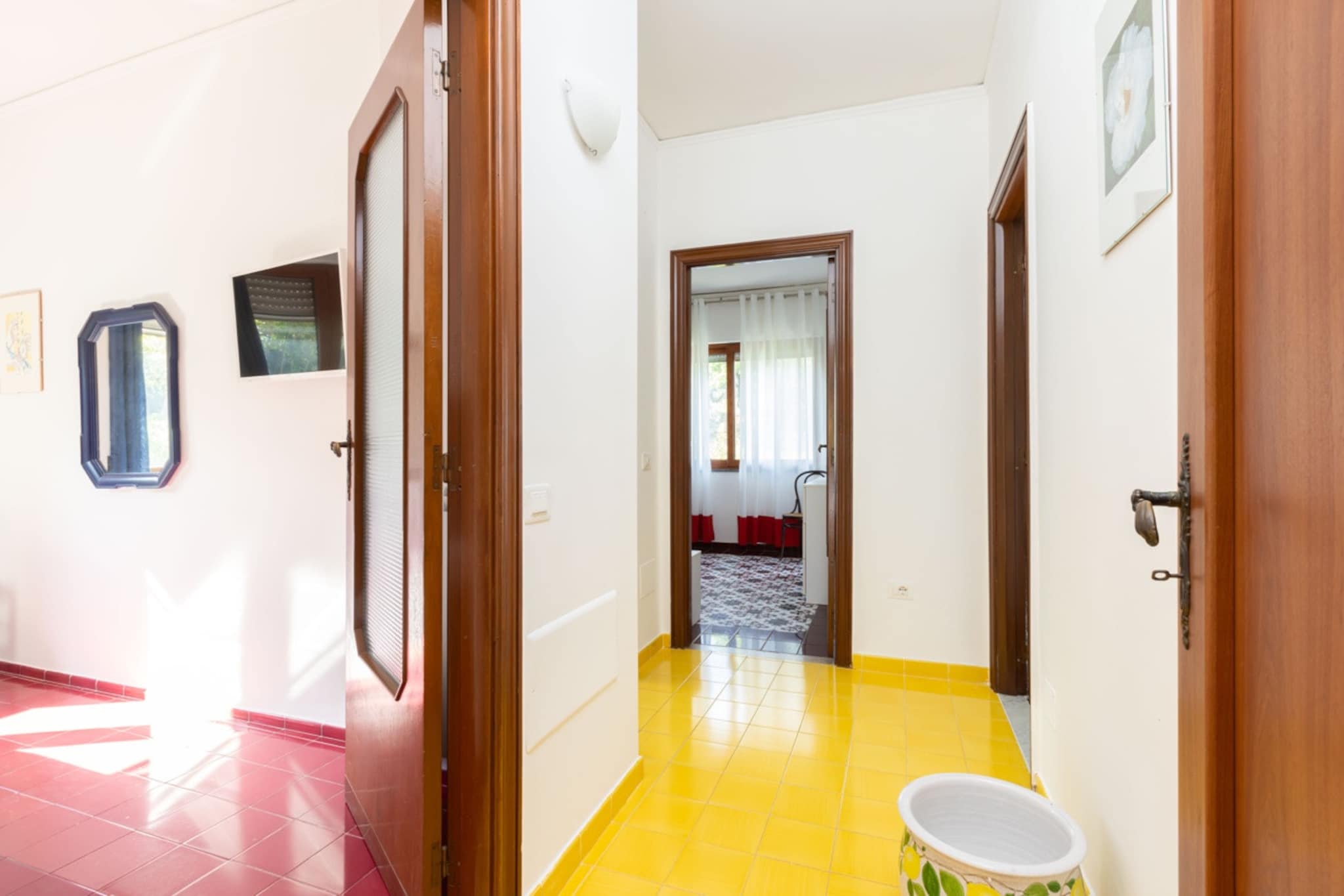 Estate4home - Villa Louise-Overloop