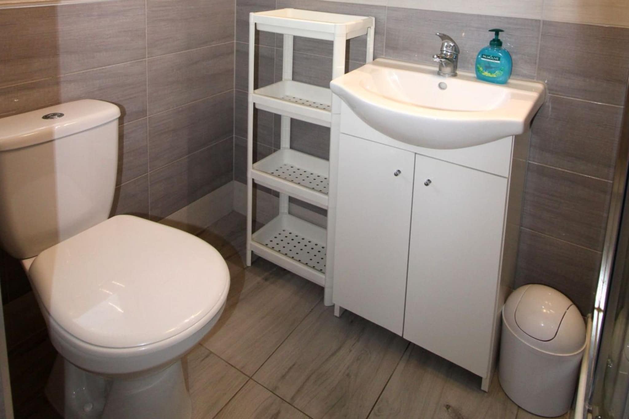 Piętrowe domki wakacyjne z 1 sypialnią w Rewalu - Salle de bain