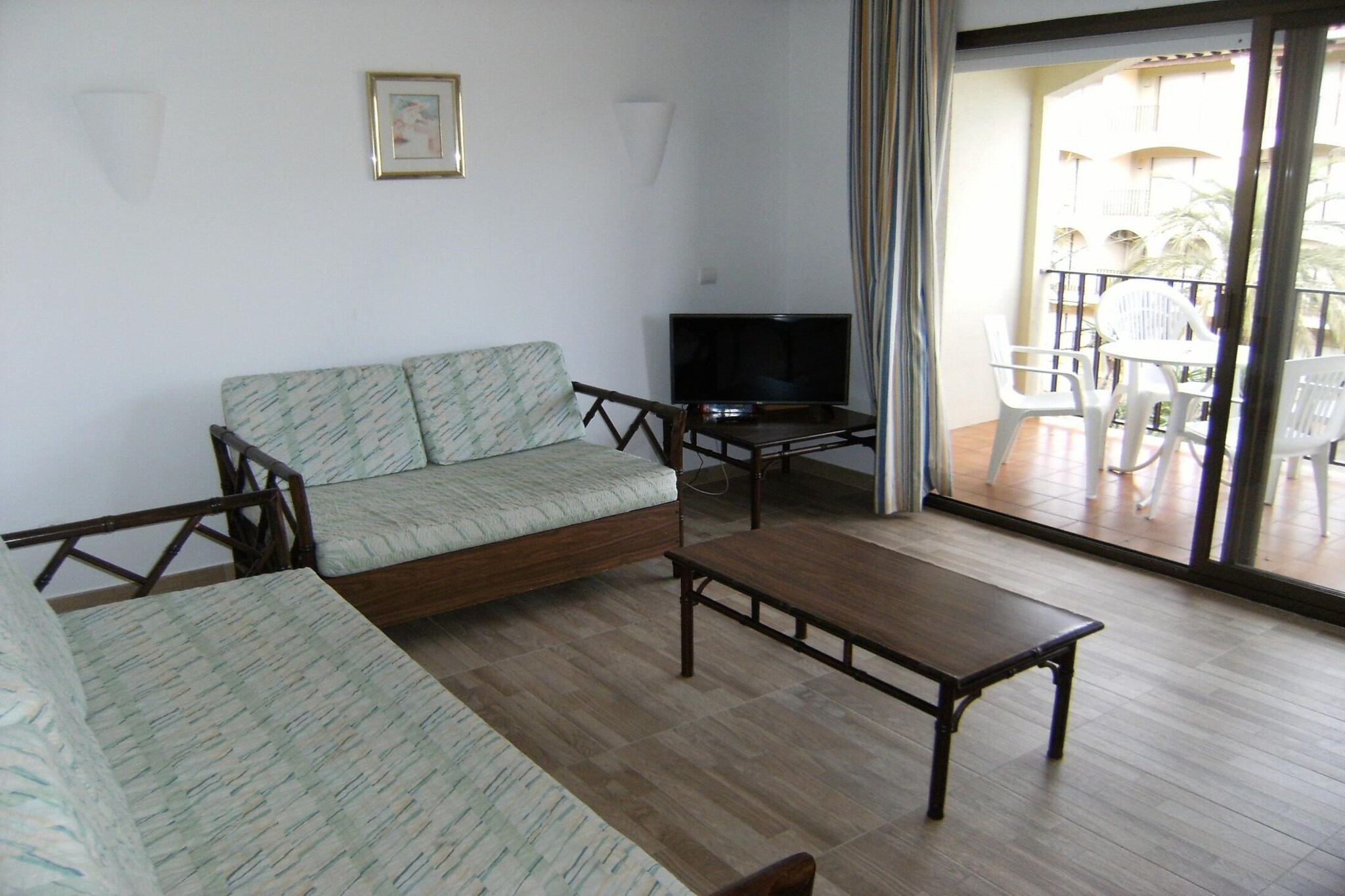 Apartment for 5 people with garden