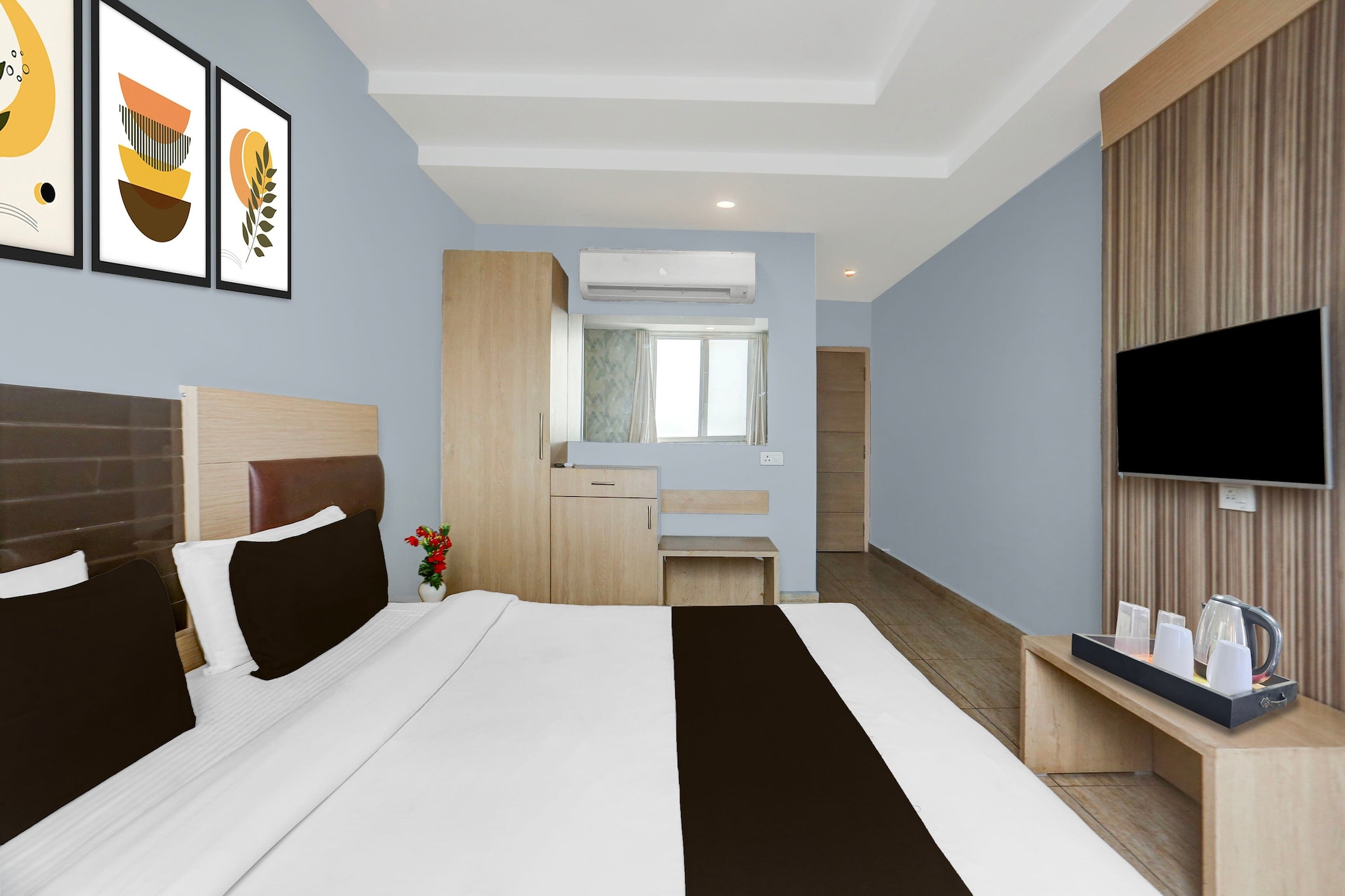 Comfortable Accommodations: Hotel O Haldwani Near Bus Stand in Haldwani offers family rooms with air-conditioning, private bathrooms, and free WiFi. Each room includes a work desk, seating area, TV, and wardrobe.

Convenient Facilities: Guests can enjoy a lounge, lift, 24-hour front desk, shared kitchen, housekeeping, laundry, room service, and luggage storage. The hotel provides a continental breakfast and free toiletries.

Prime Location: Located 33 km from Pantnagar Airport, the hotel is 26 km from Bhimtal Lake. Reception staff speak English and Hindi.
Early Check-In Policy: A full dayâ€™s room rate will be charged for check-ins before 6:00 AM. 
Complimentary early check-in is available between 6:00 AM and 10:00 AM, subject to room availability.
Check-in is only available to guests aged 18 and above. Please provide a government-issued ID to confirmÂ yourÂ age.
