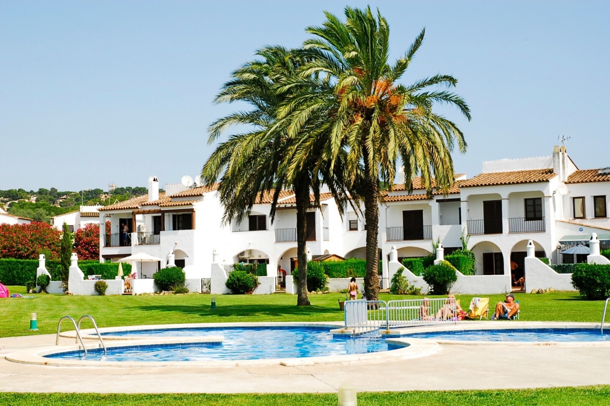 ERMITA 100-Pool