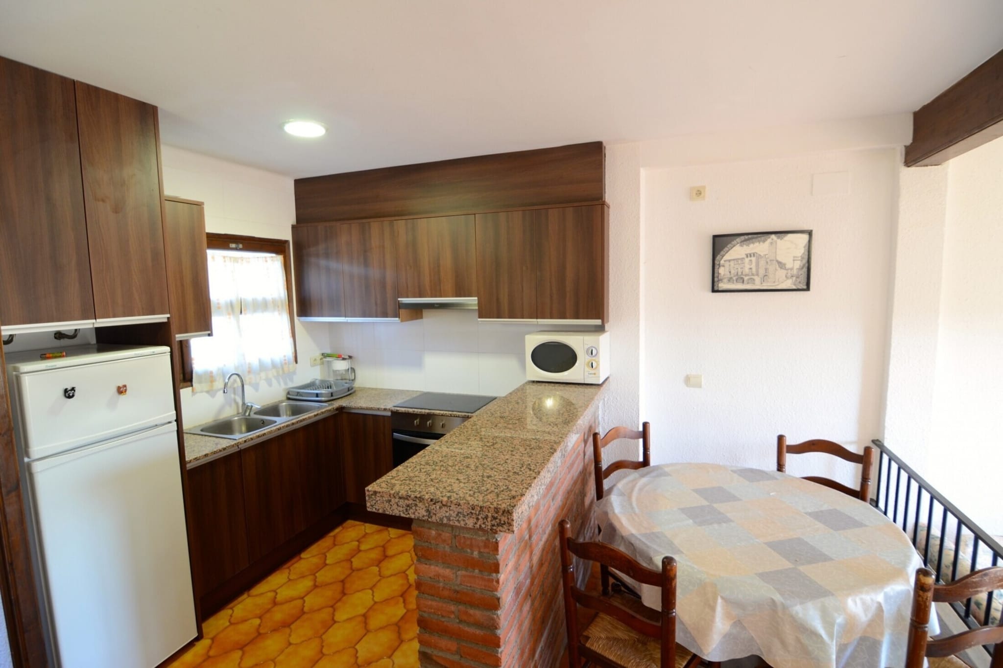 ERMITA 100-Kitchen