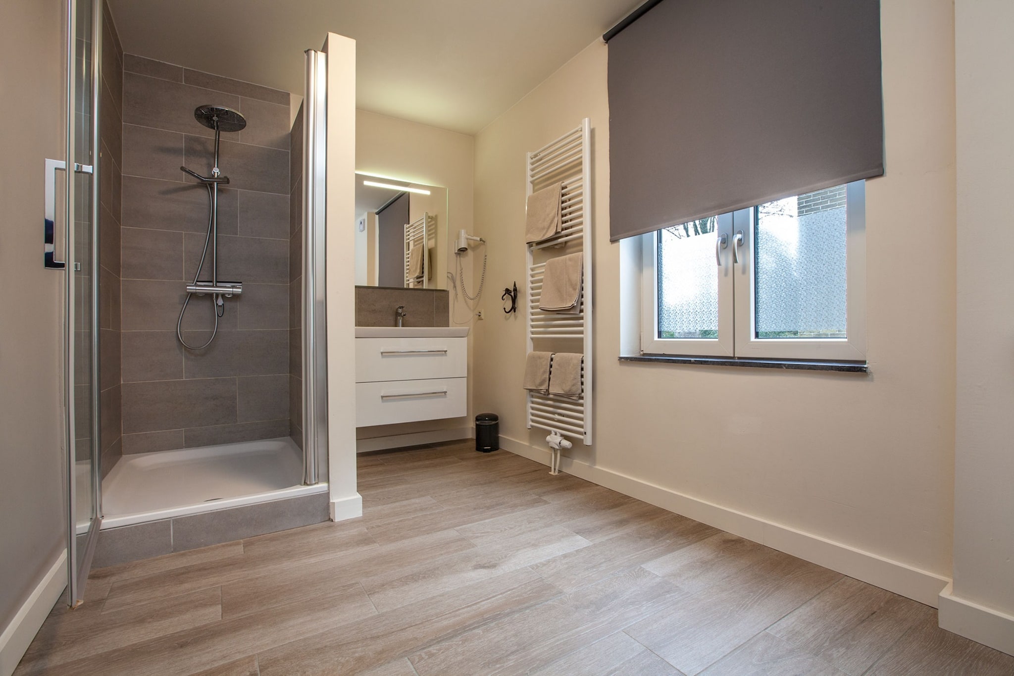 Luxe appartement Nous - nr 3-Badkamer