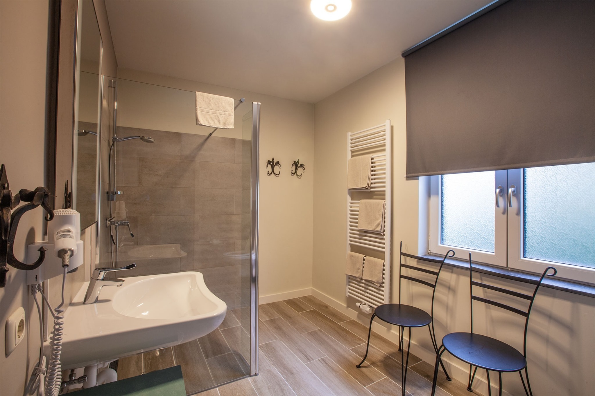 Luxe appartement Nous - nr 7-Badkamer